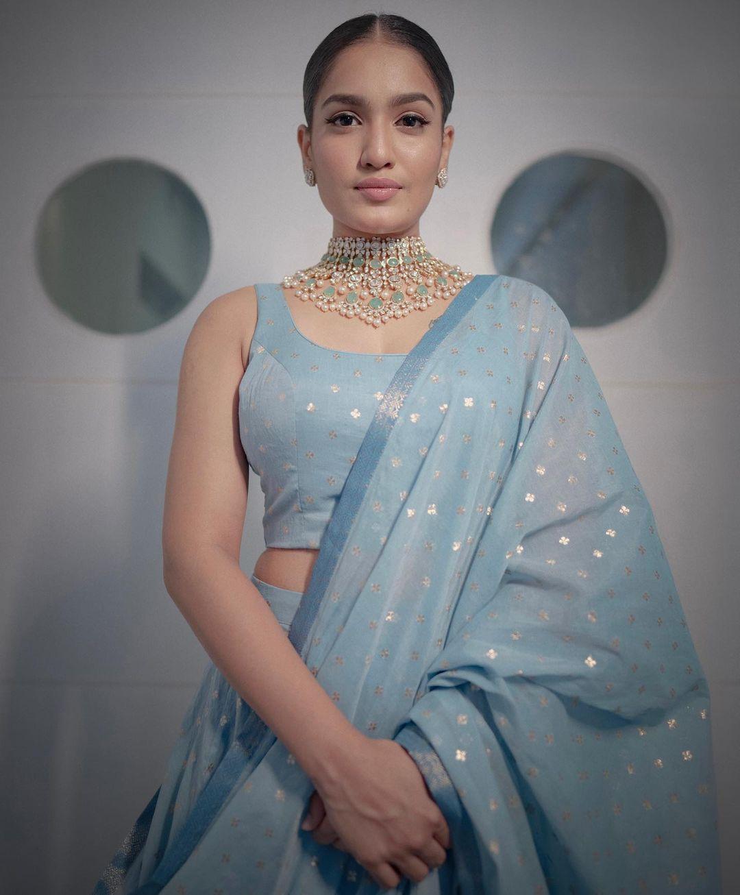 Saniya Iyappan Actress hd photo