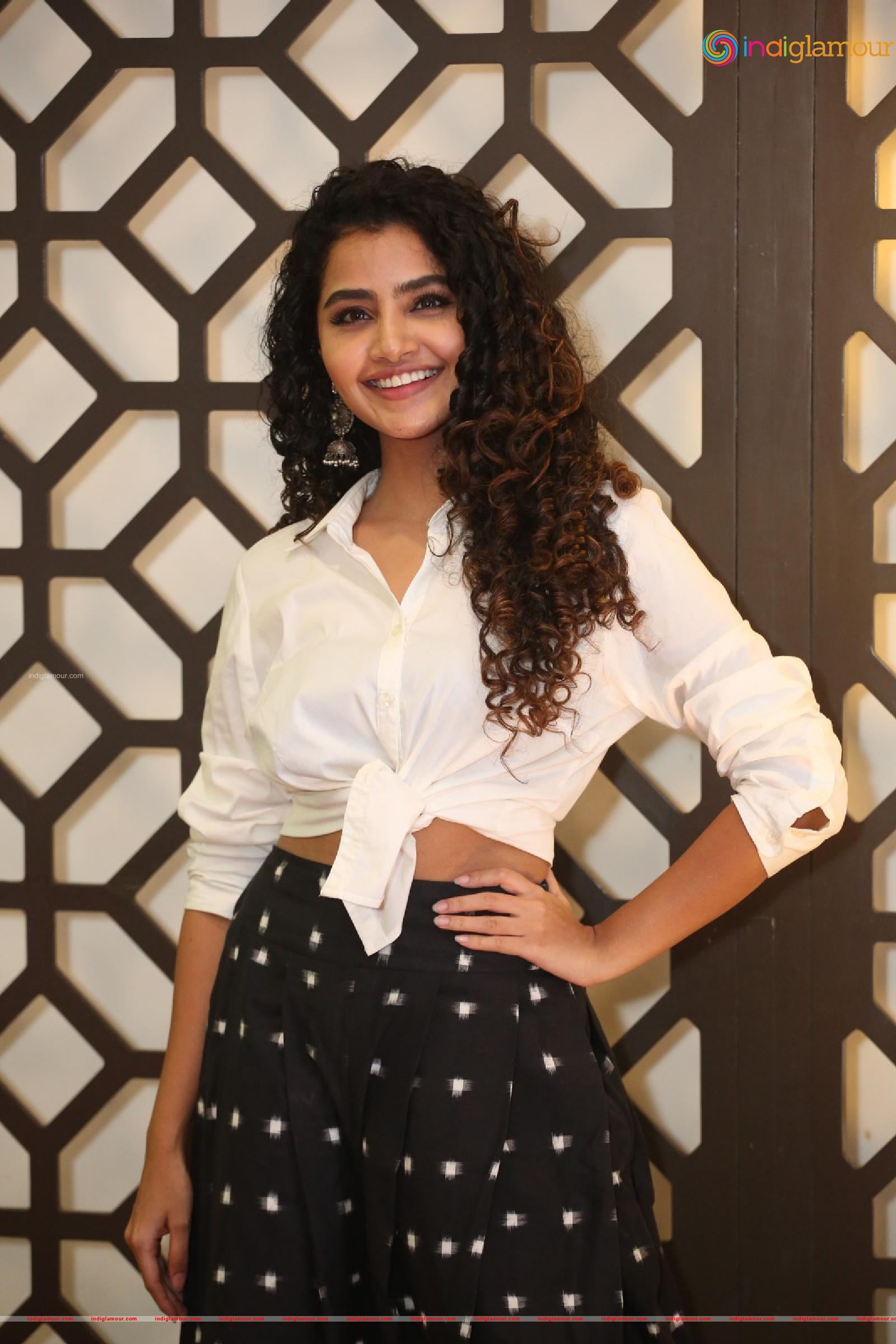 Anupama Parameswaran Actress hd photo