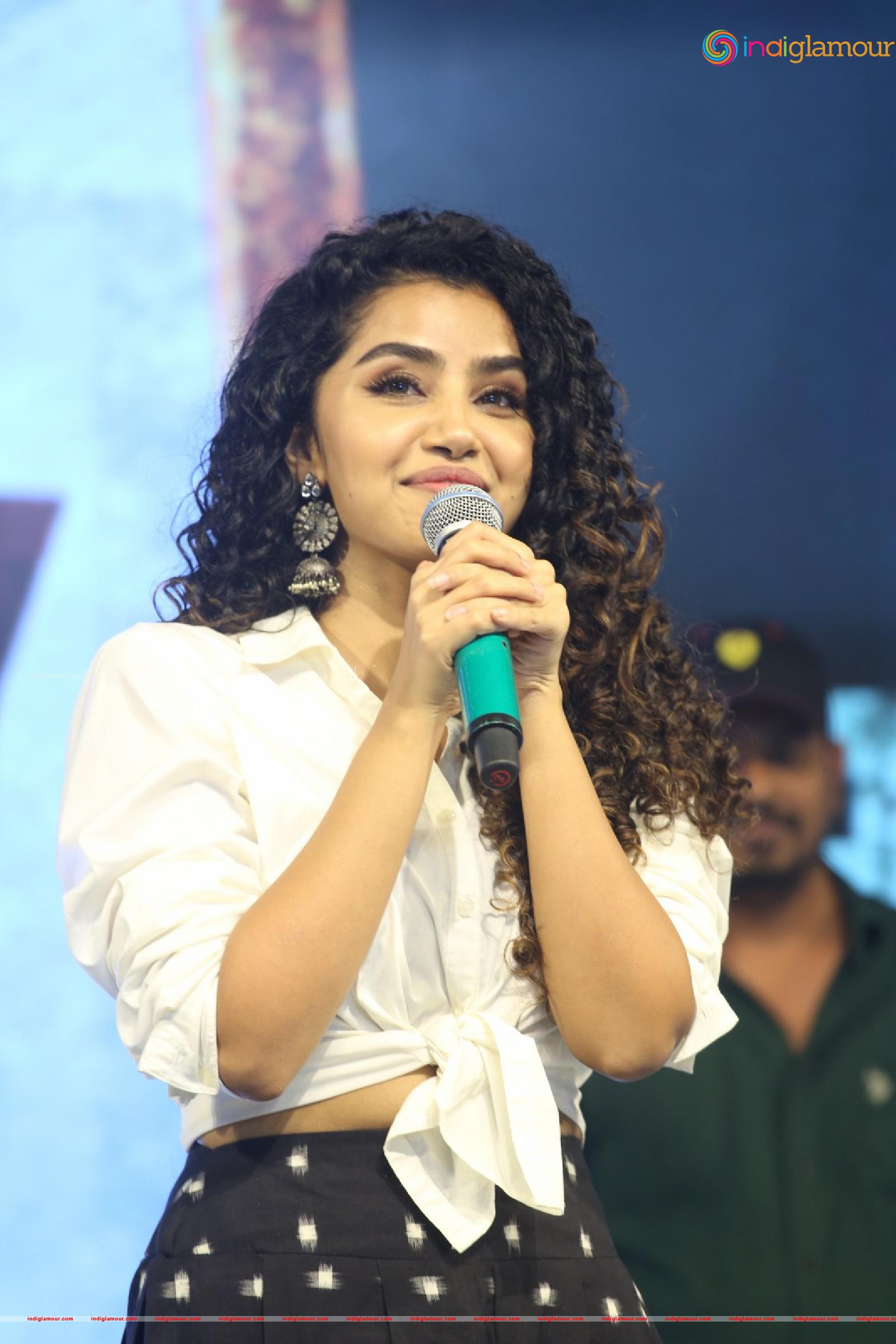 Anupama Parameswaran Actress hd photo