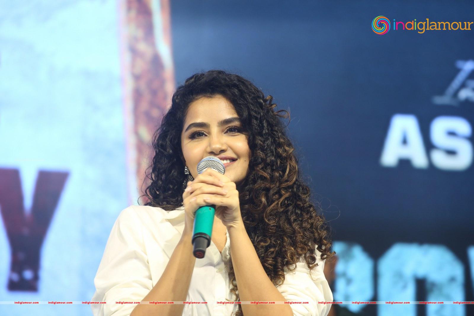 Anupama Parameswaran Actress hd photo