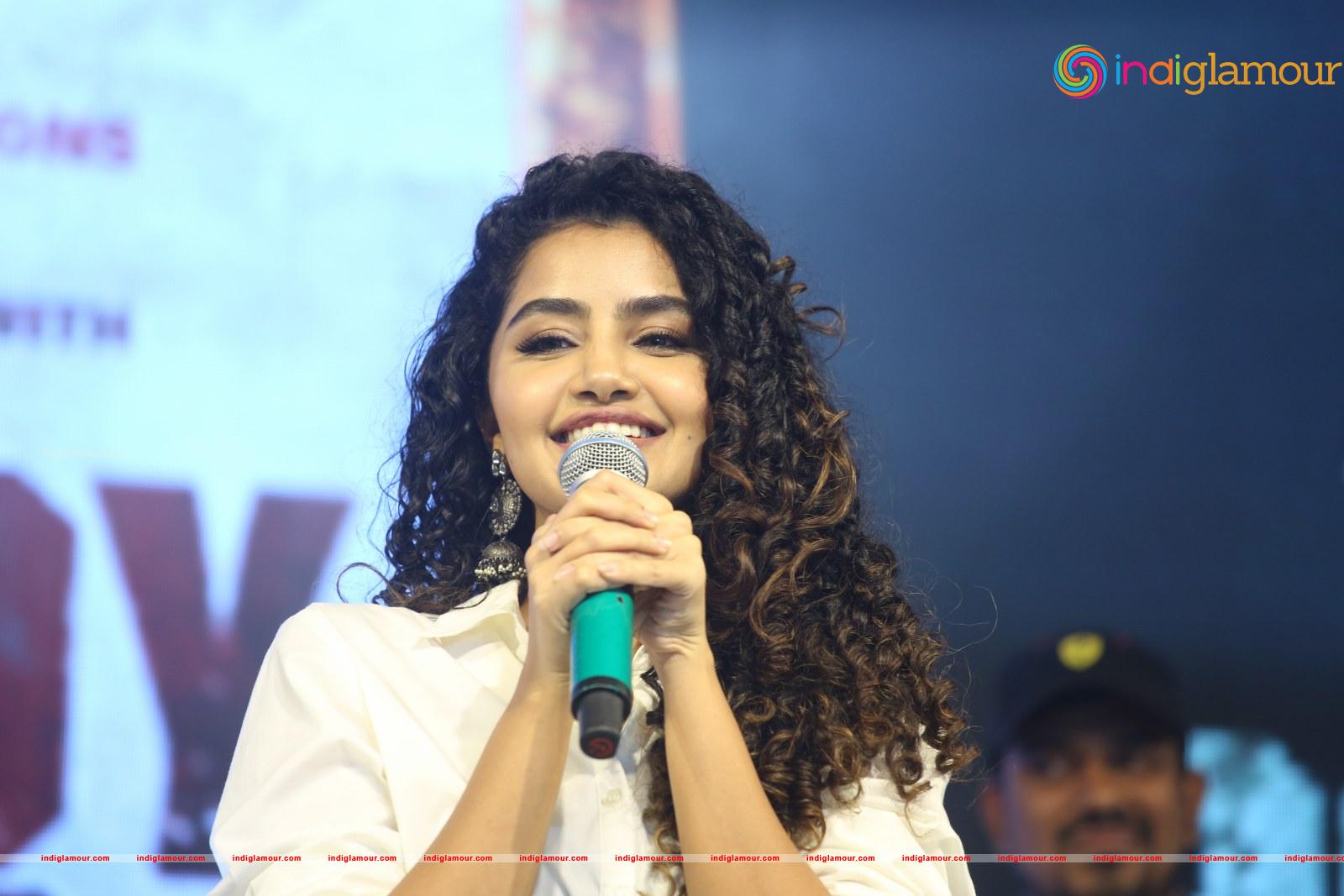 Anupama Parameswaran Actress hd photo