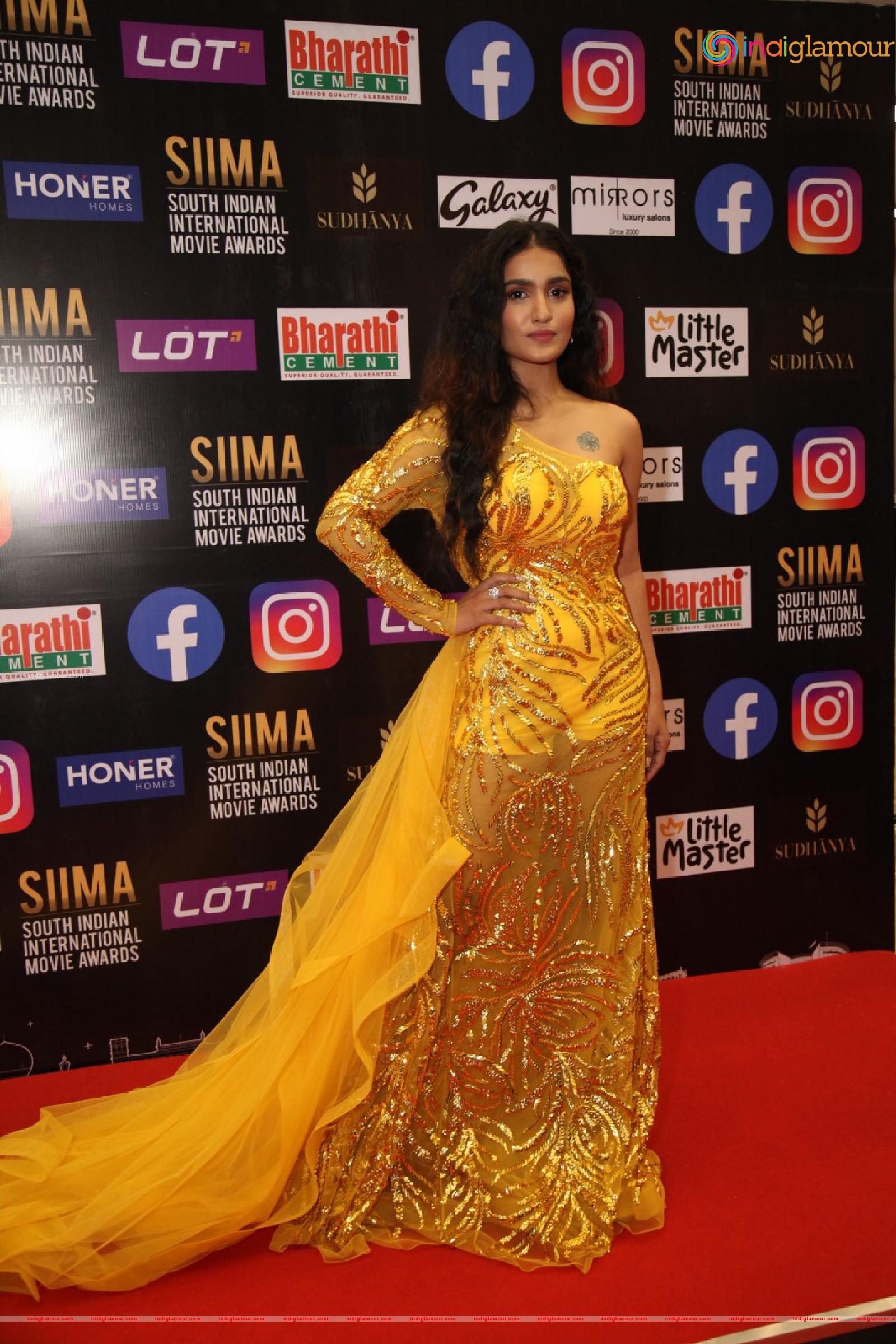 Saniya Iyappan Actress hd photo