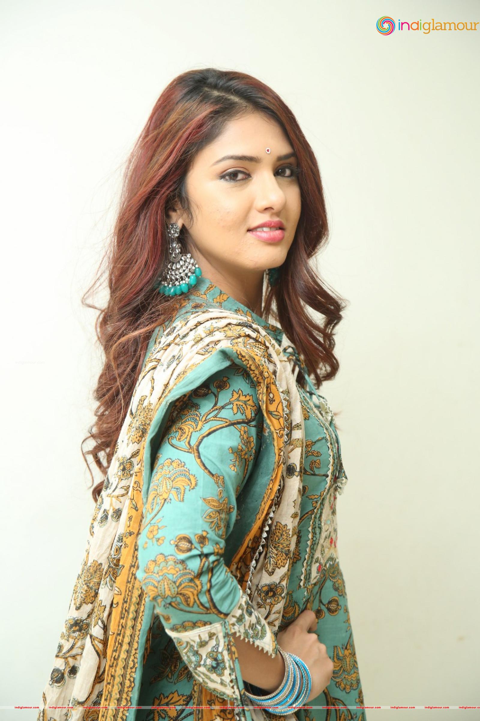 Gayathri Suresh Actress hd photo