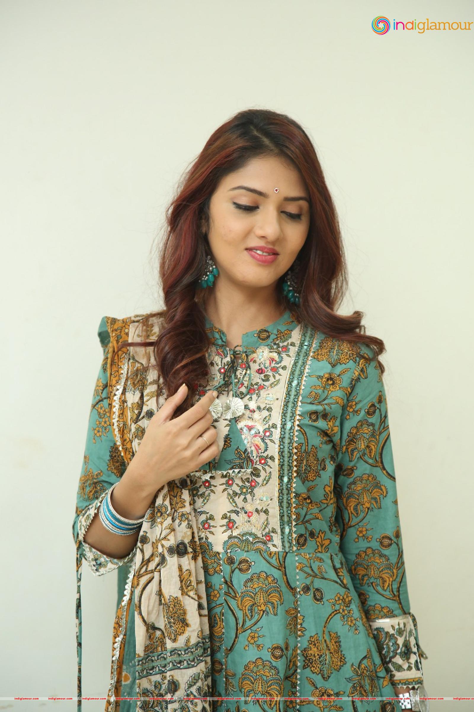 Gayathri Suresh Actress hd photo