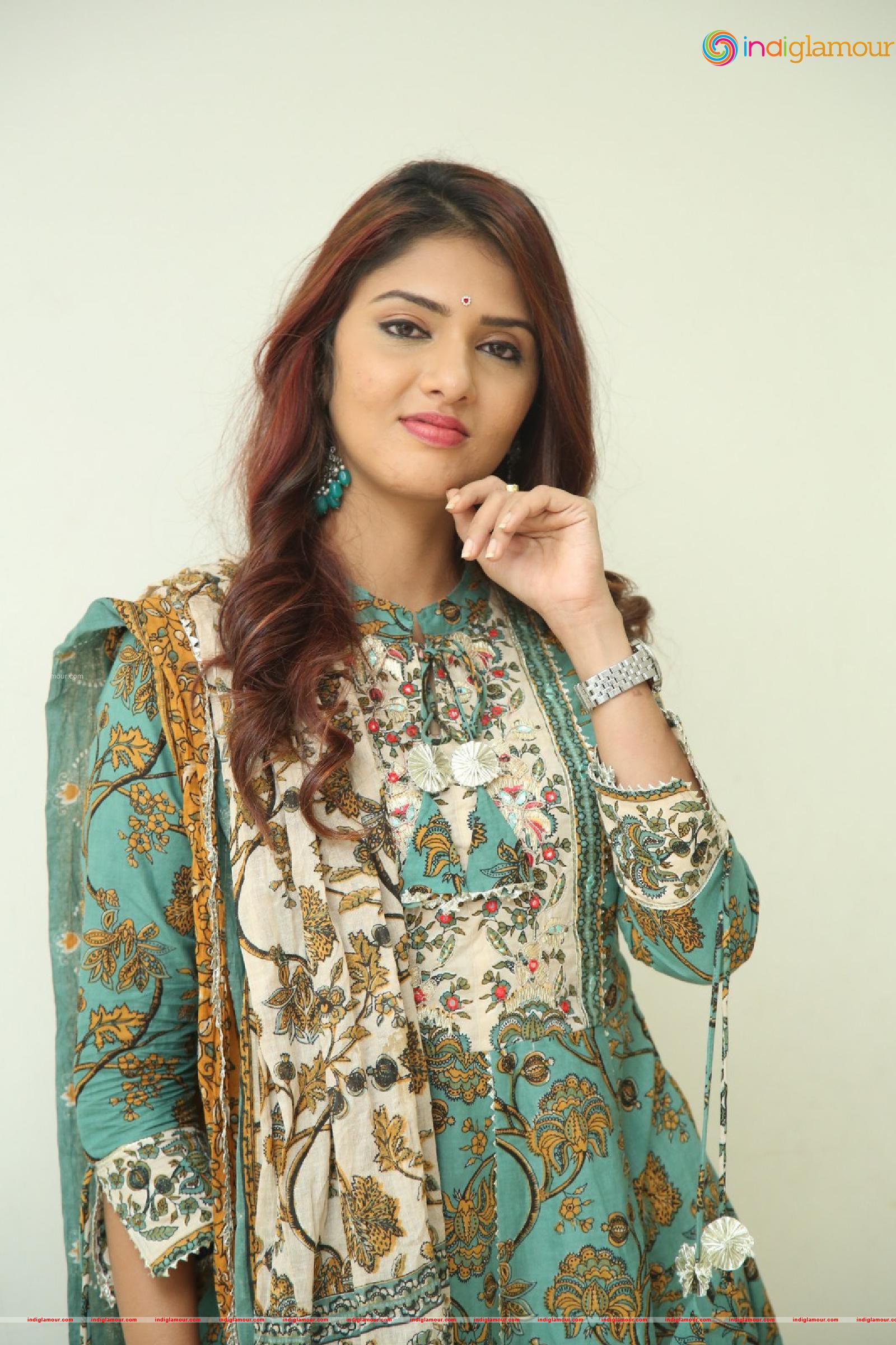 Gayathri Suresh Actress hd photo