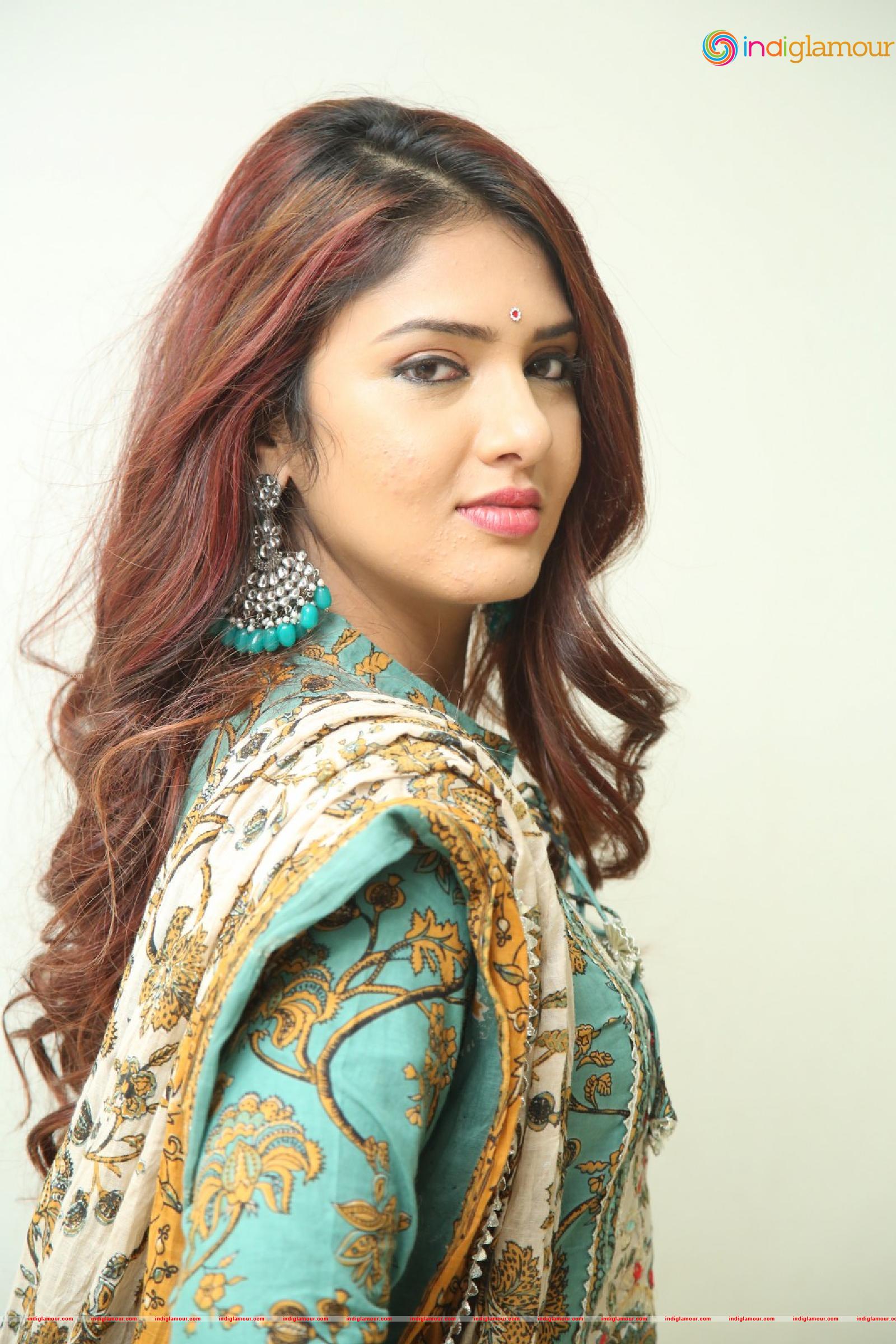 Gayathri Suresh Actress hd photo