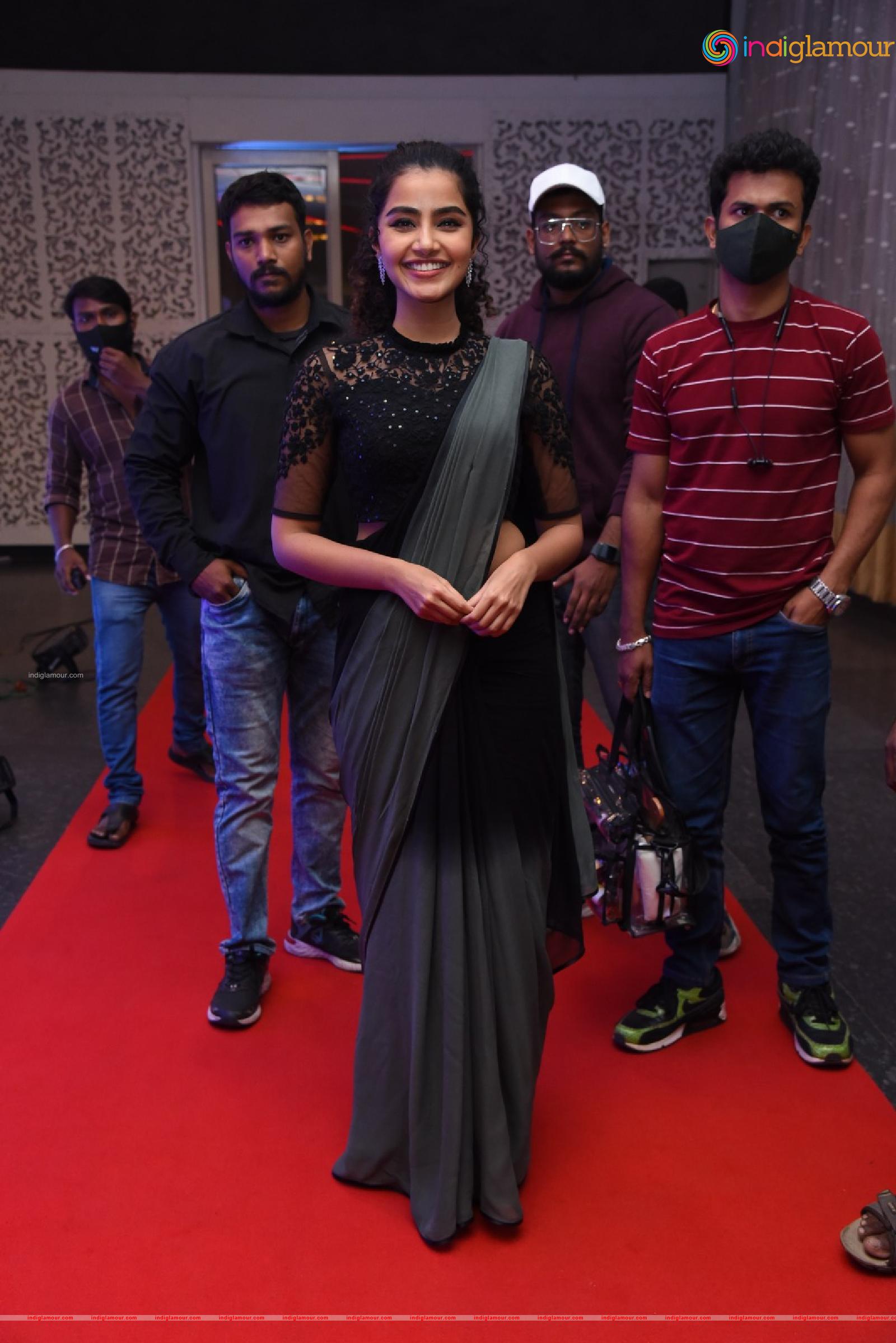 Anupama Parameswaran Actress hd photo