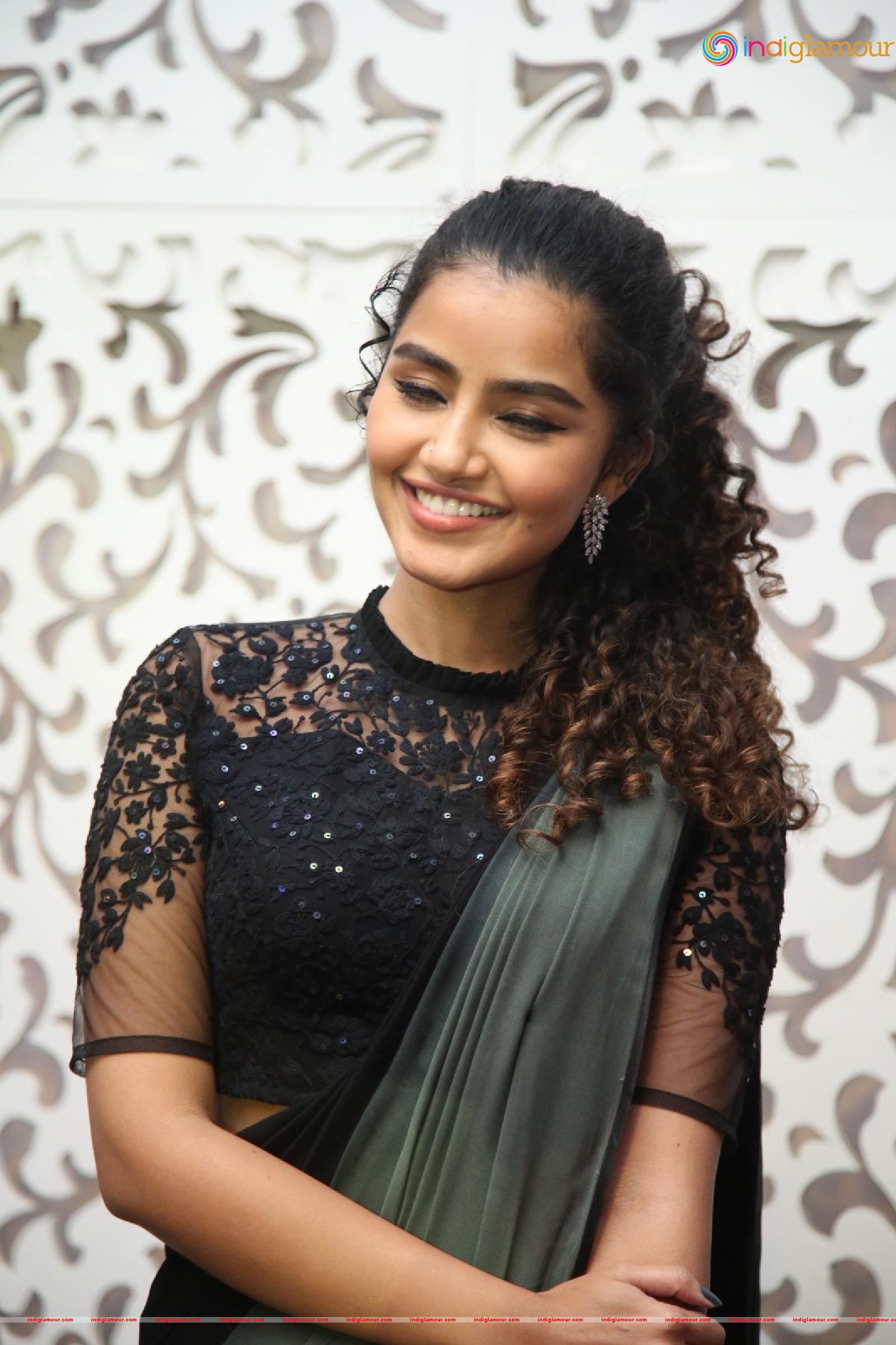 Anupama Parameswaran Actress hd photo