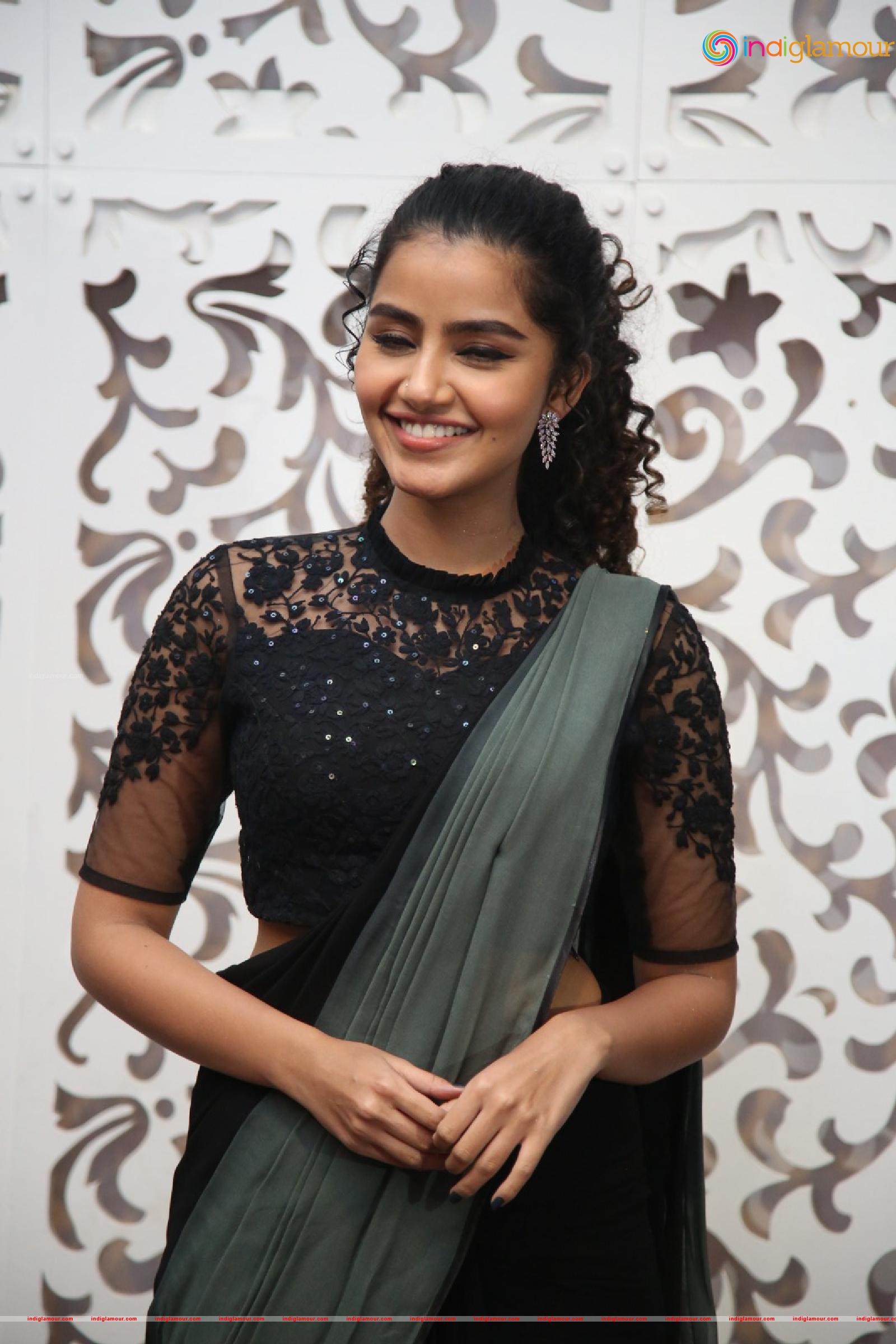 Anupama Parameswaran Actress hd photo