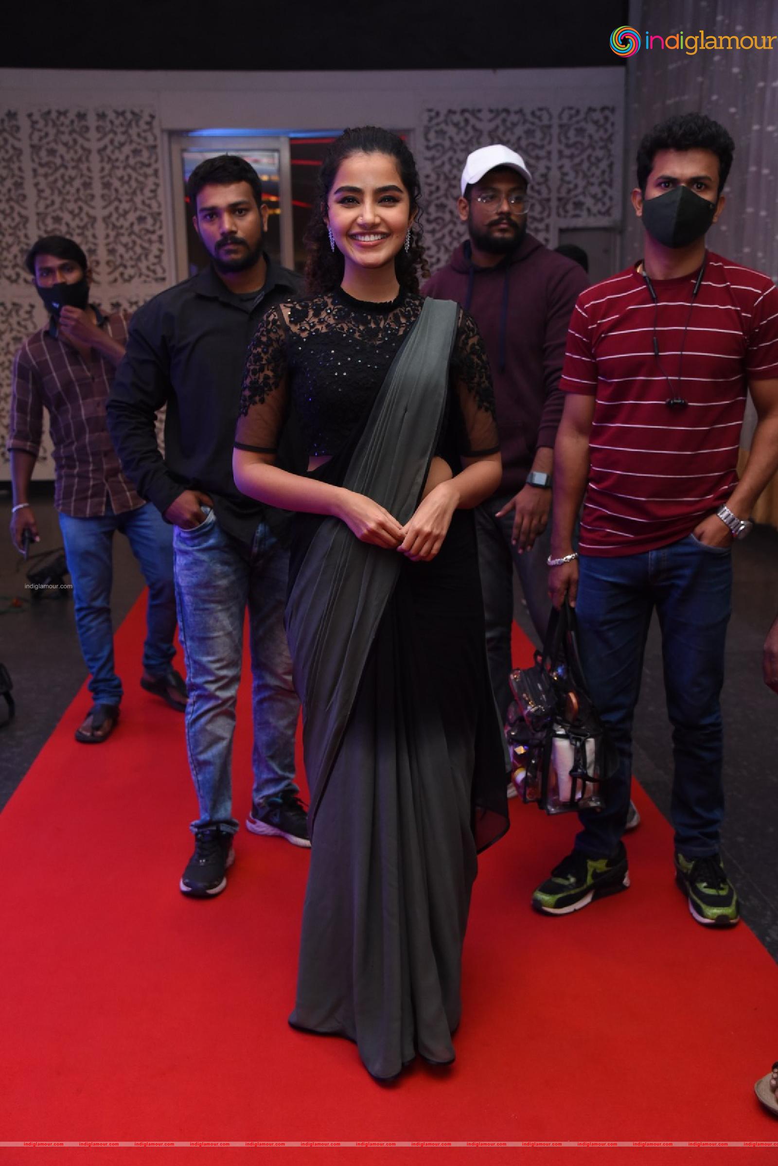 Anupama Parameswaran Actress hd photo