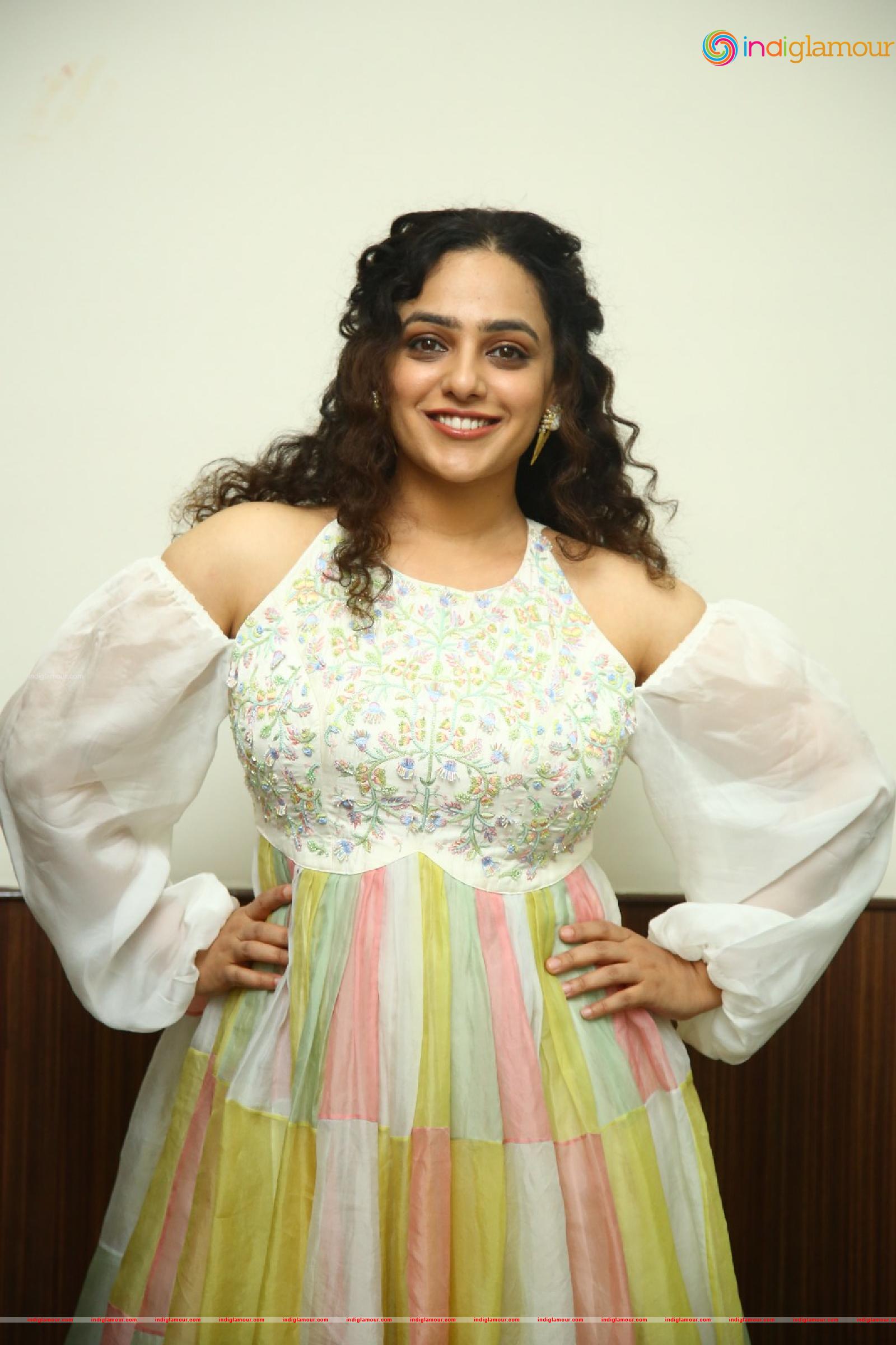 Nithya Menen Actress hd photo