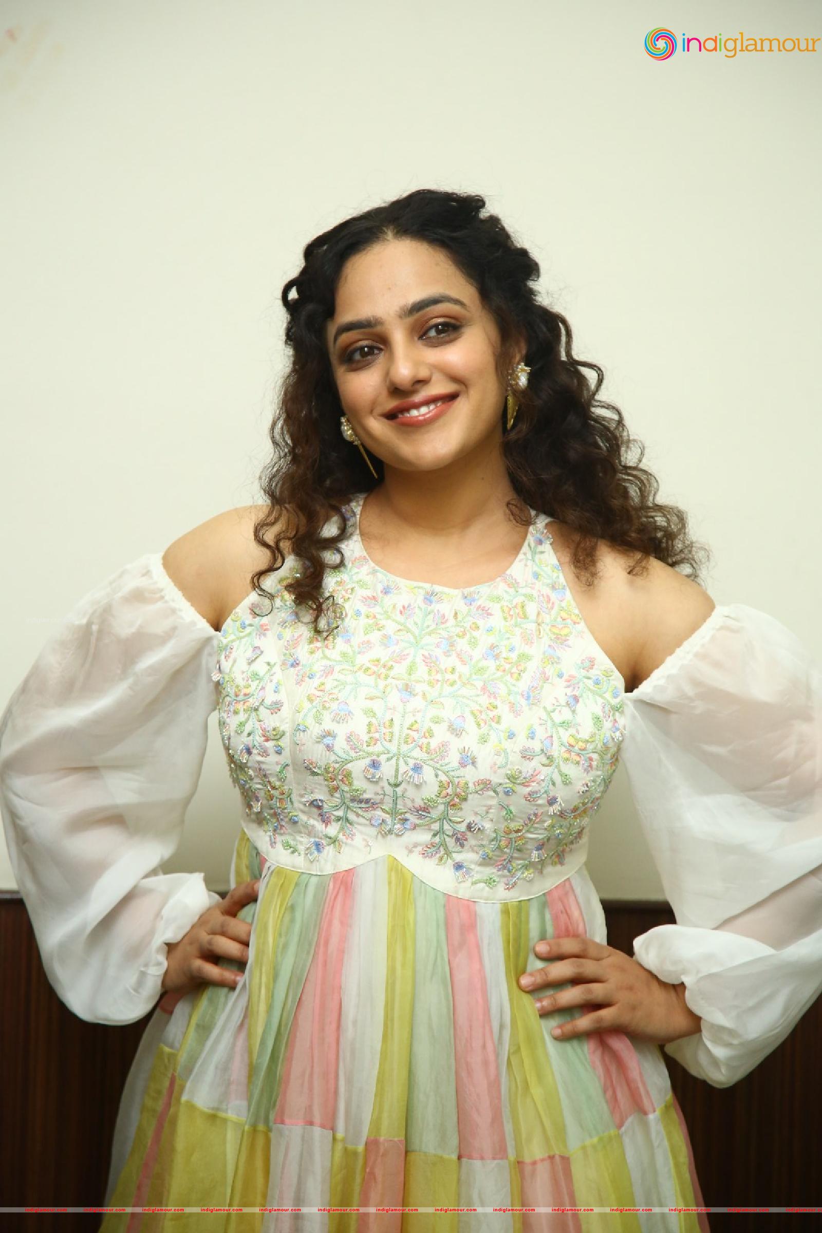 Nithya Menen Actress hd photo