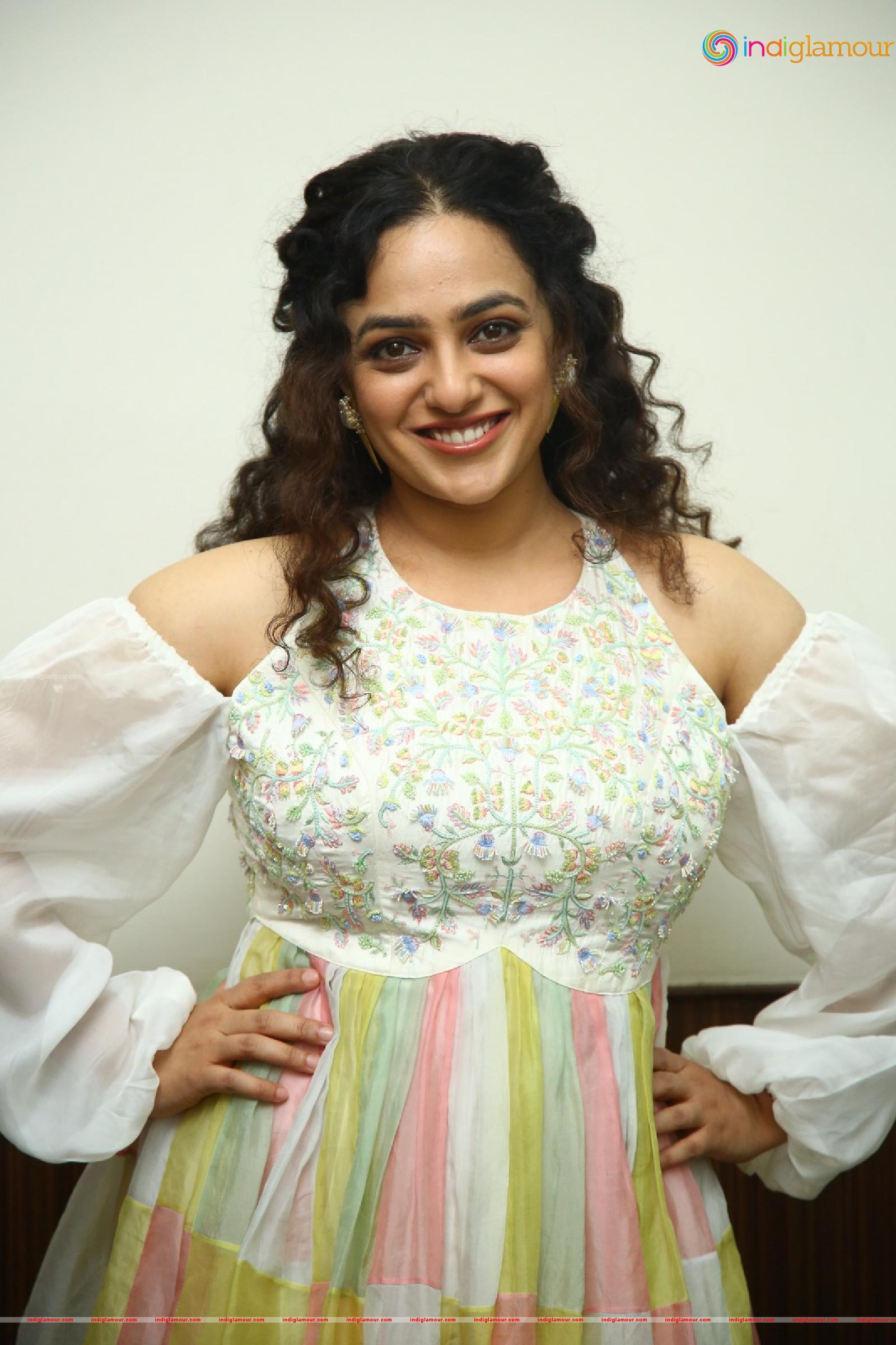 Nithya Menen Actress hd photo