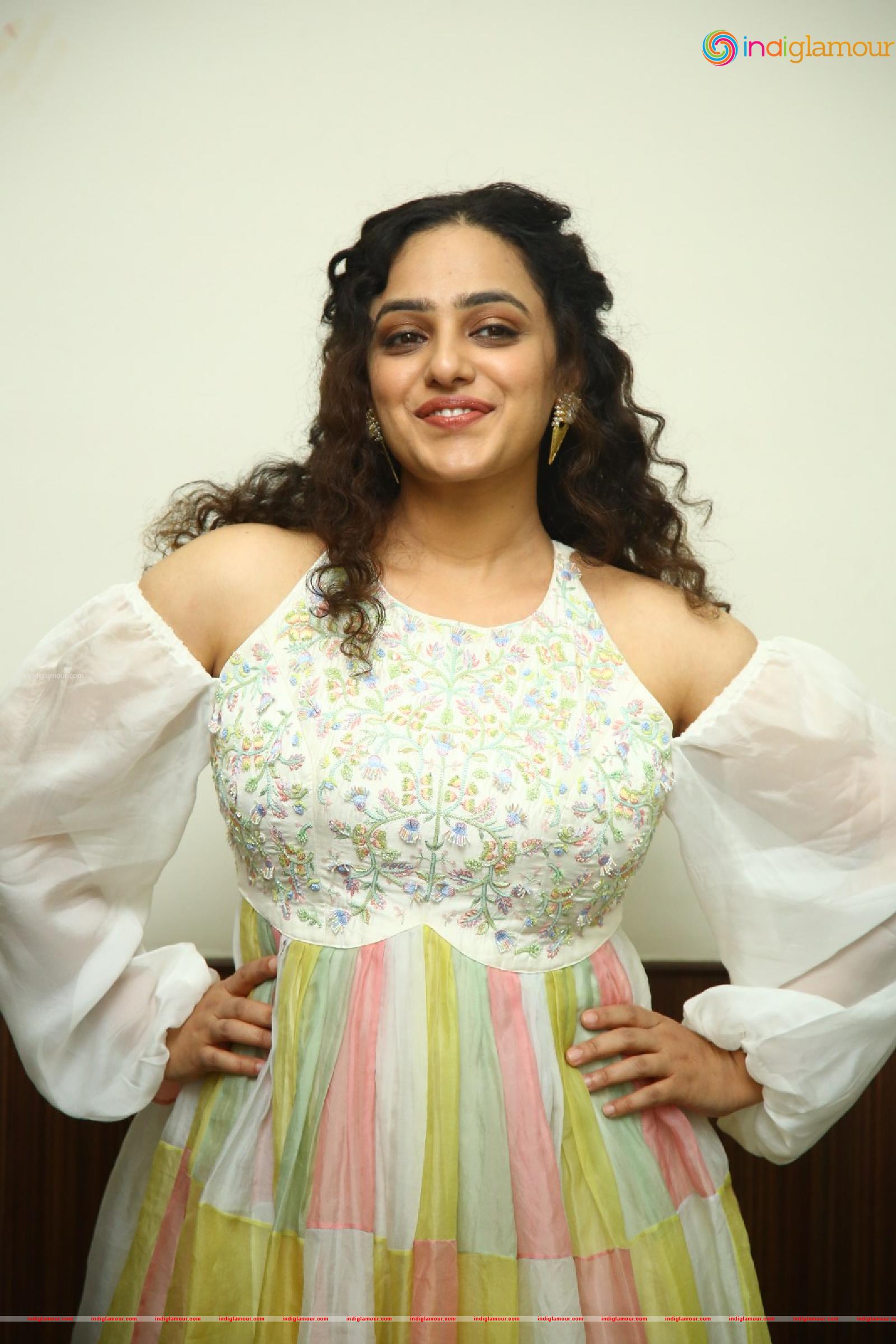 Nithya Menen Actress hd photo