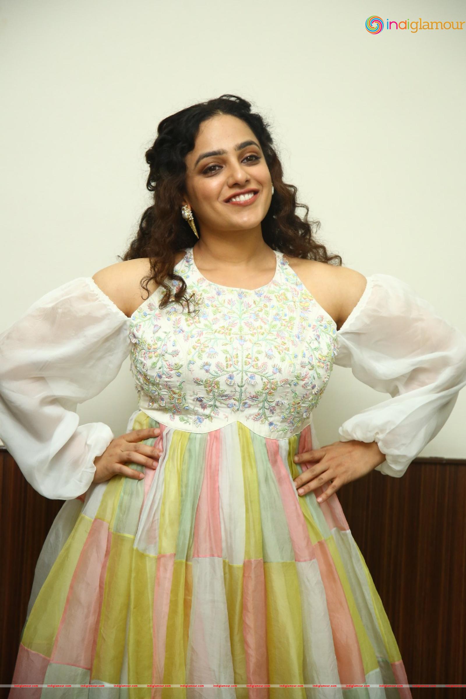 Nithya Menen Actress hd photo