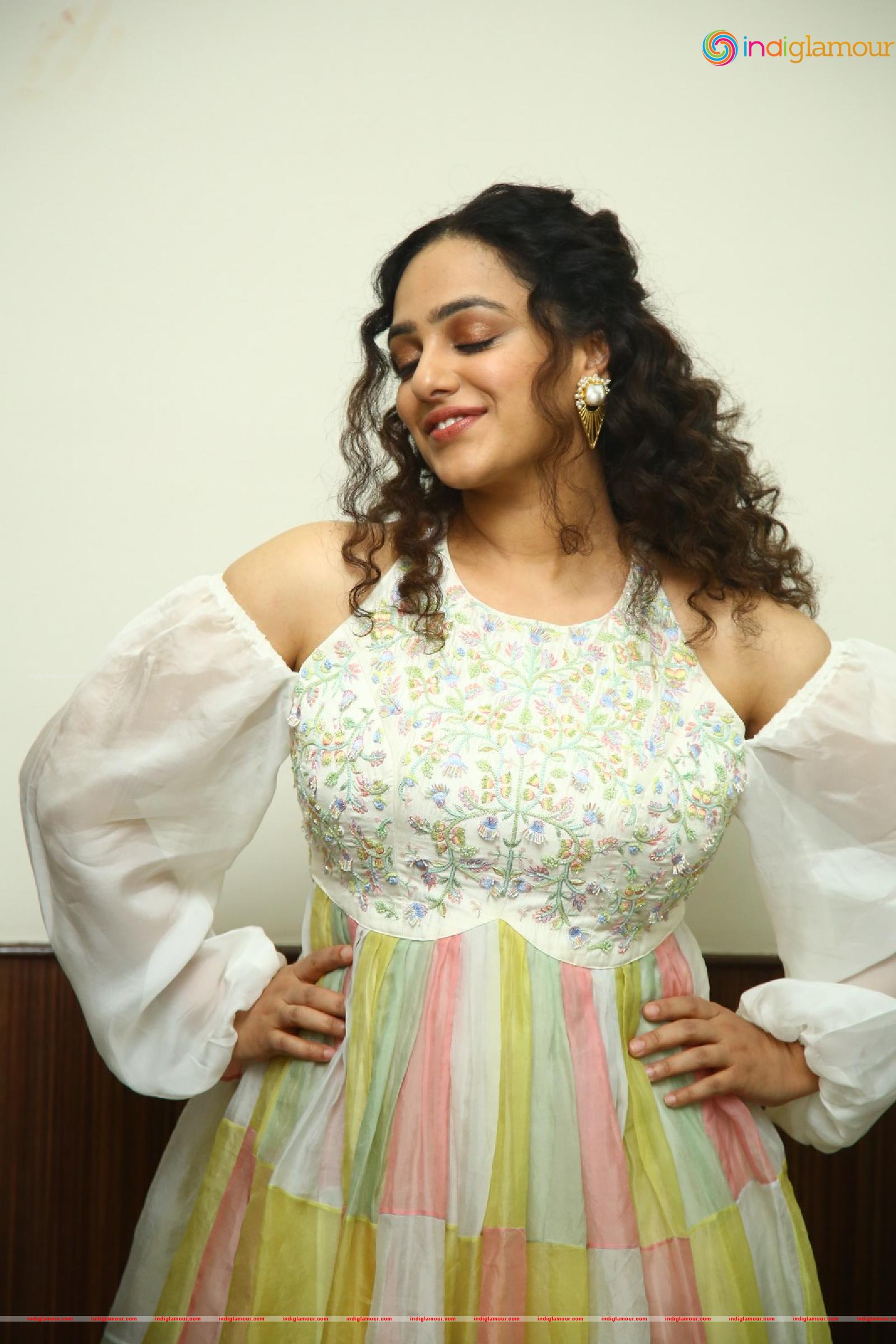 Nithya Menen Actress hd photo