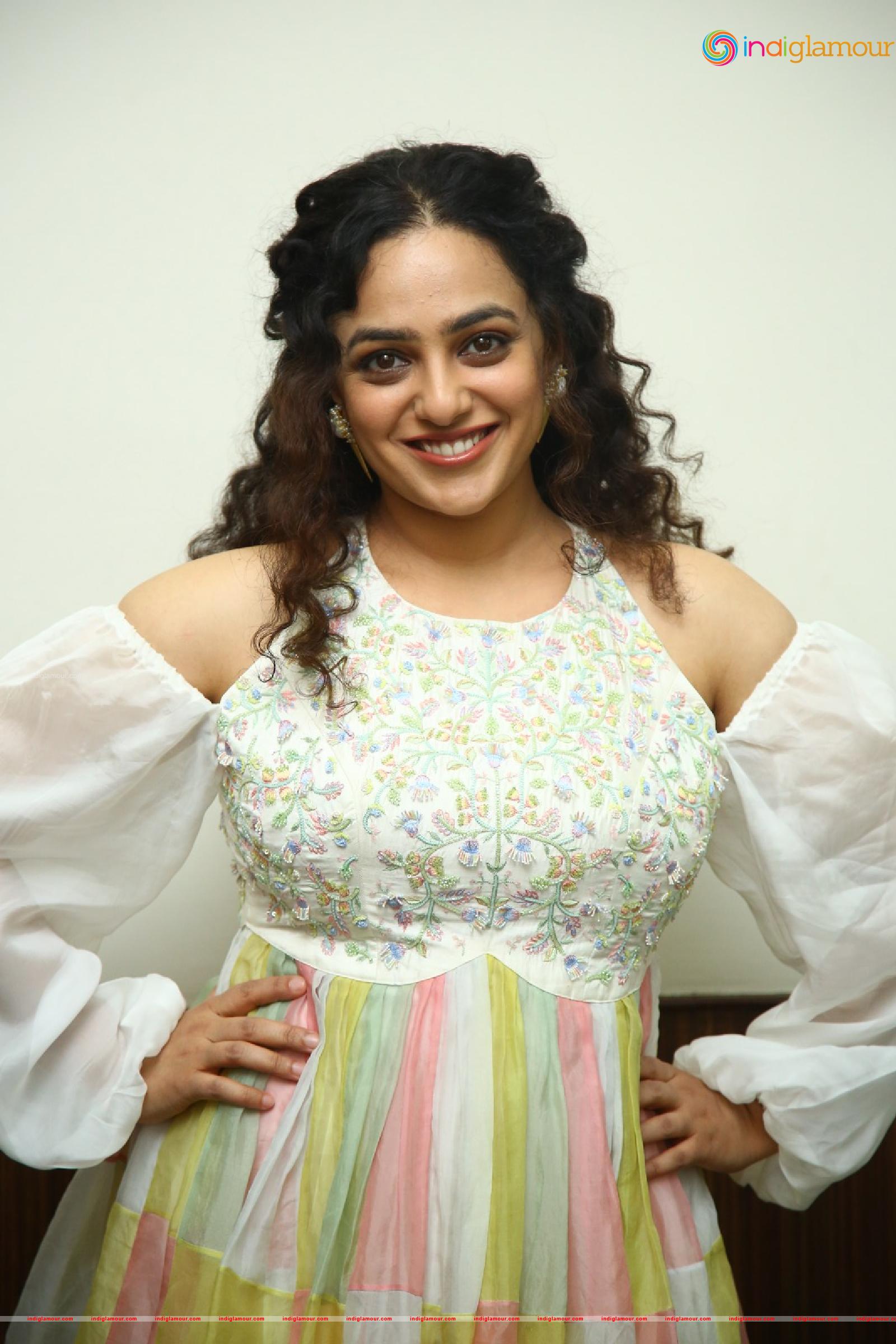 Nithya Menen Actress hd photo