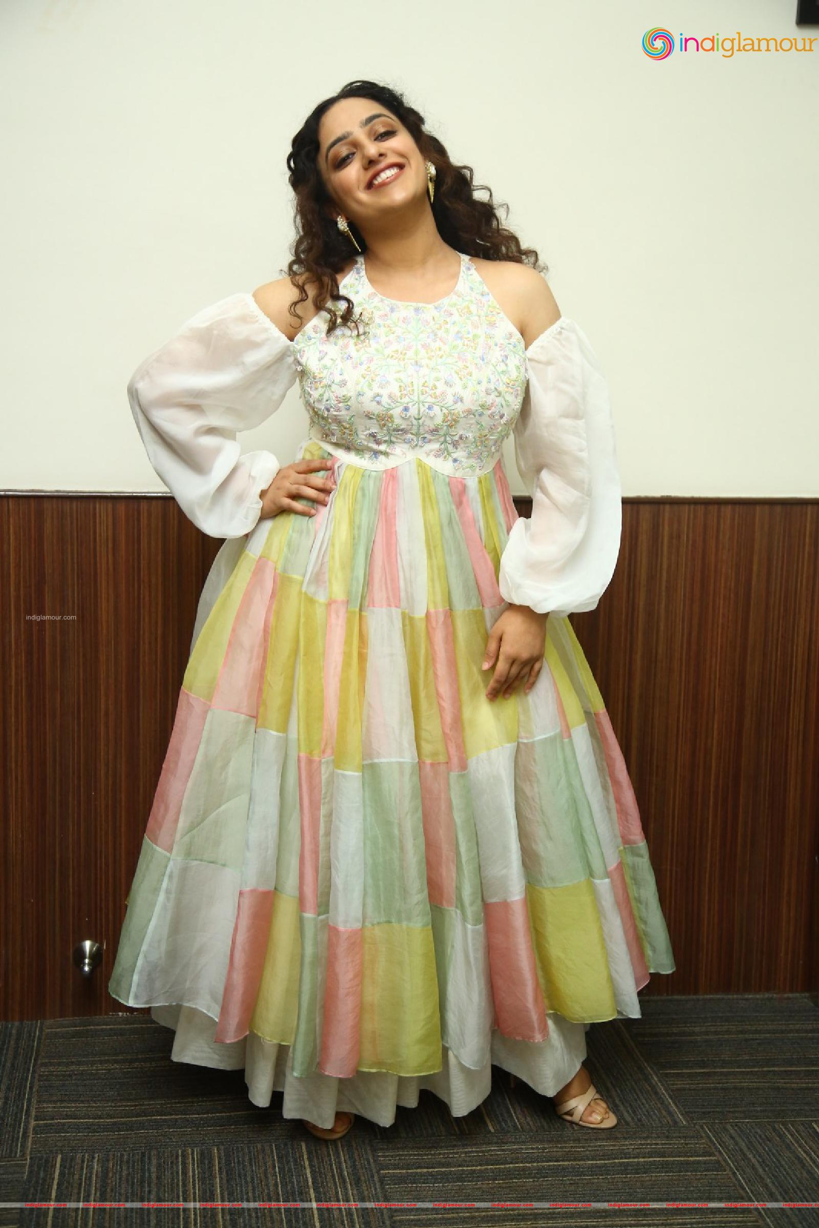 Nithya Menen Actress hd photo