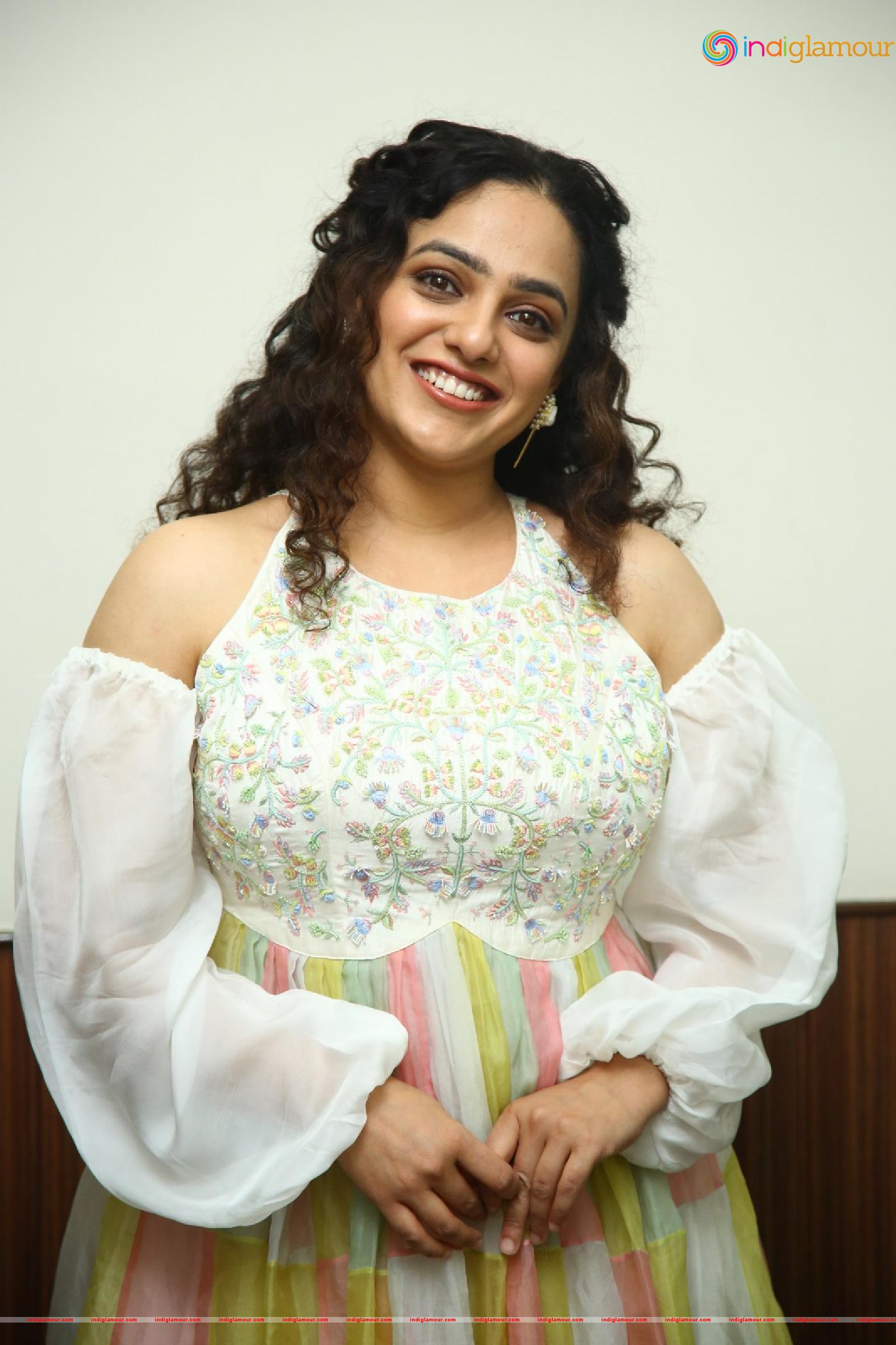 Nithya Menen Actress hd photo