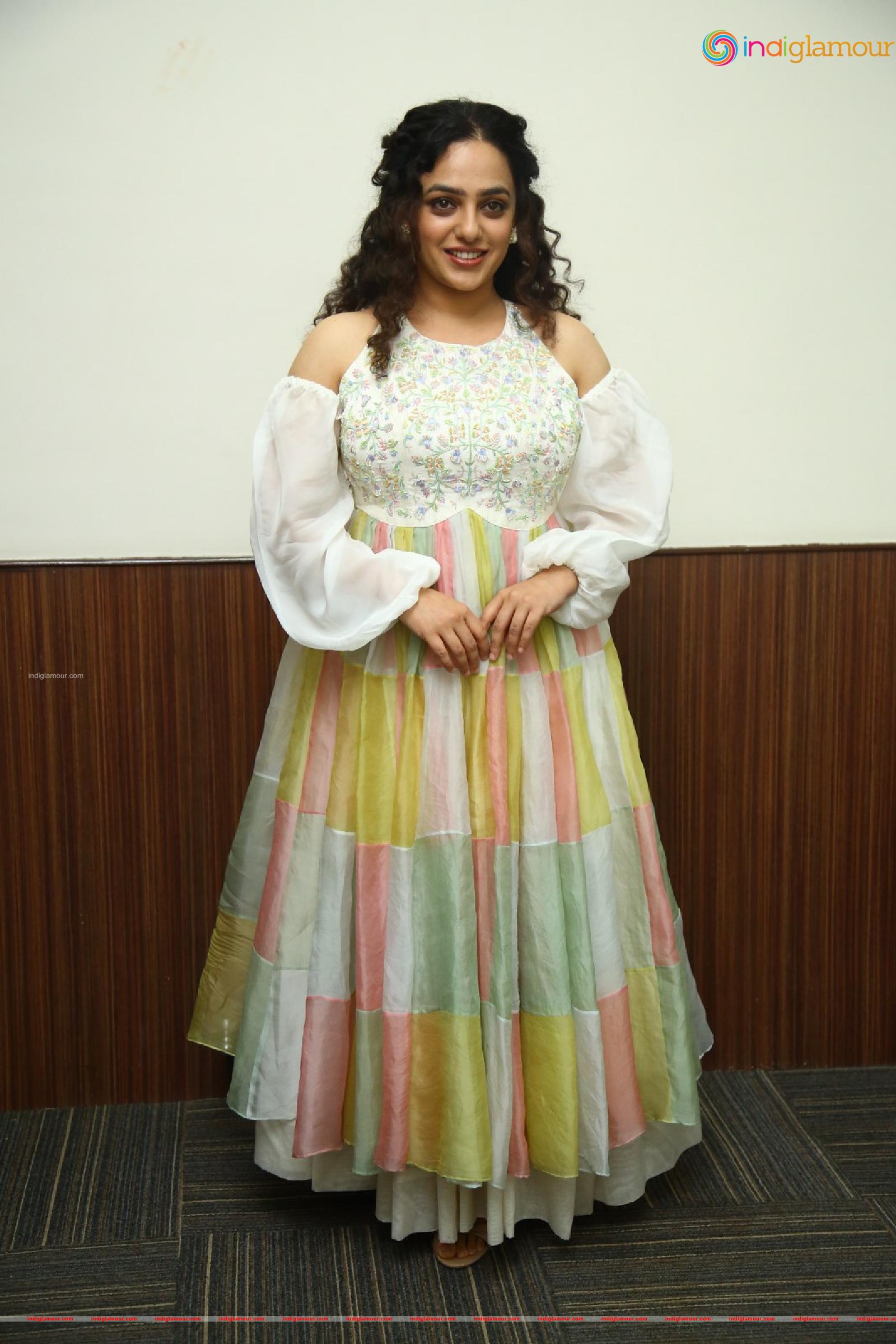 Nithya Menen Actress hd photo