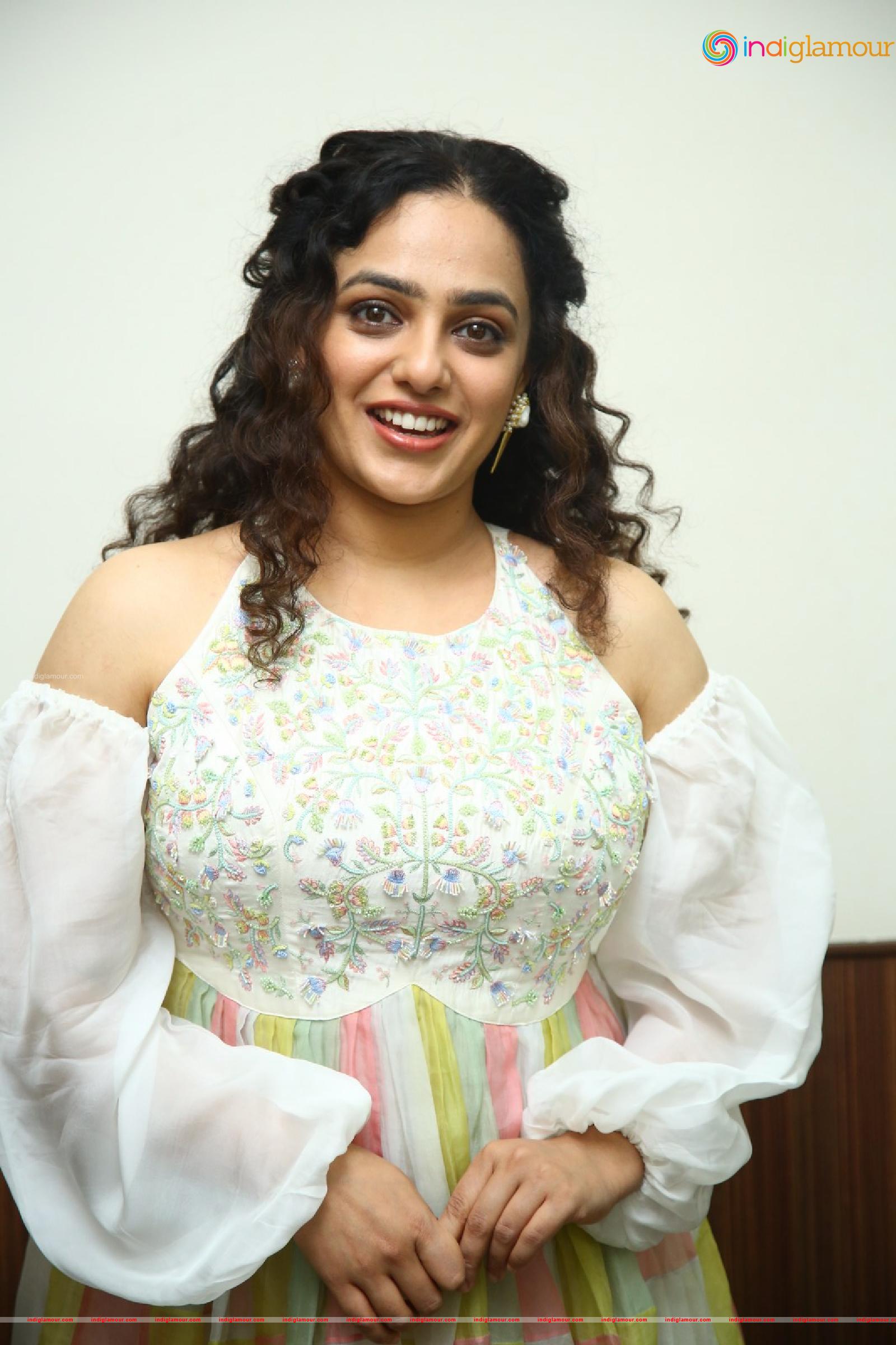 Nithya Menen Actress hd photo