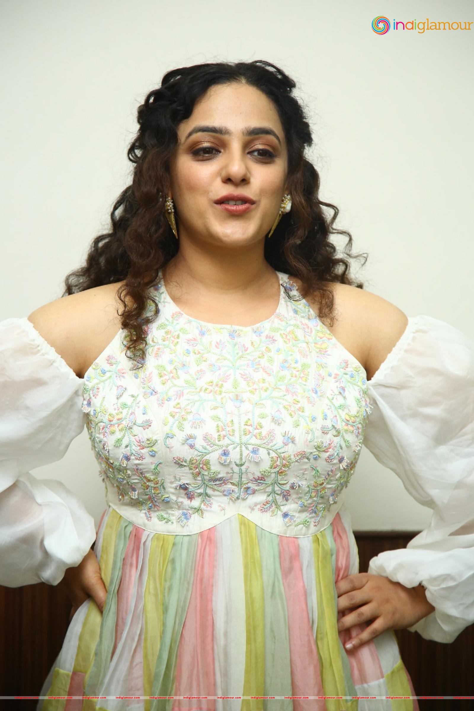 Nithya Menen Actress hd photo