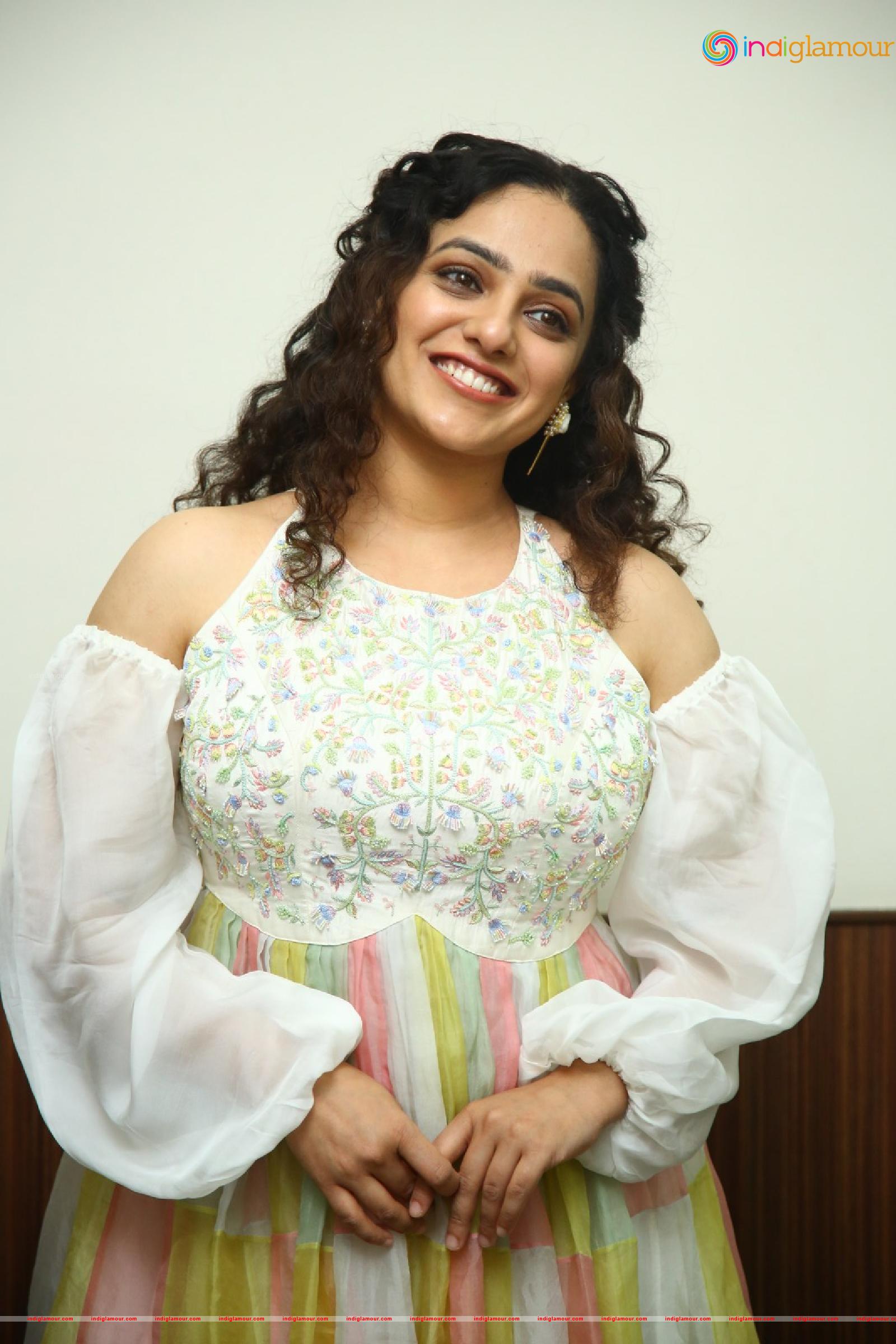Nithya Menen Actress hd photo