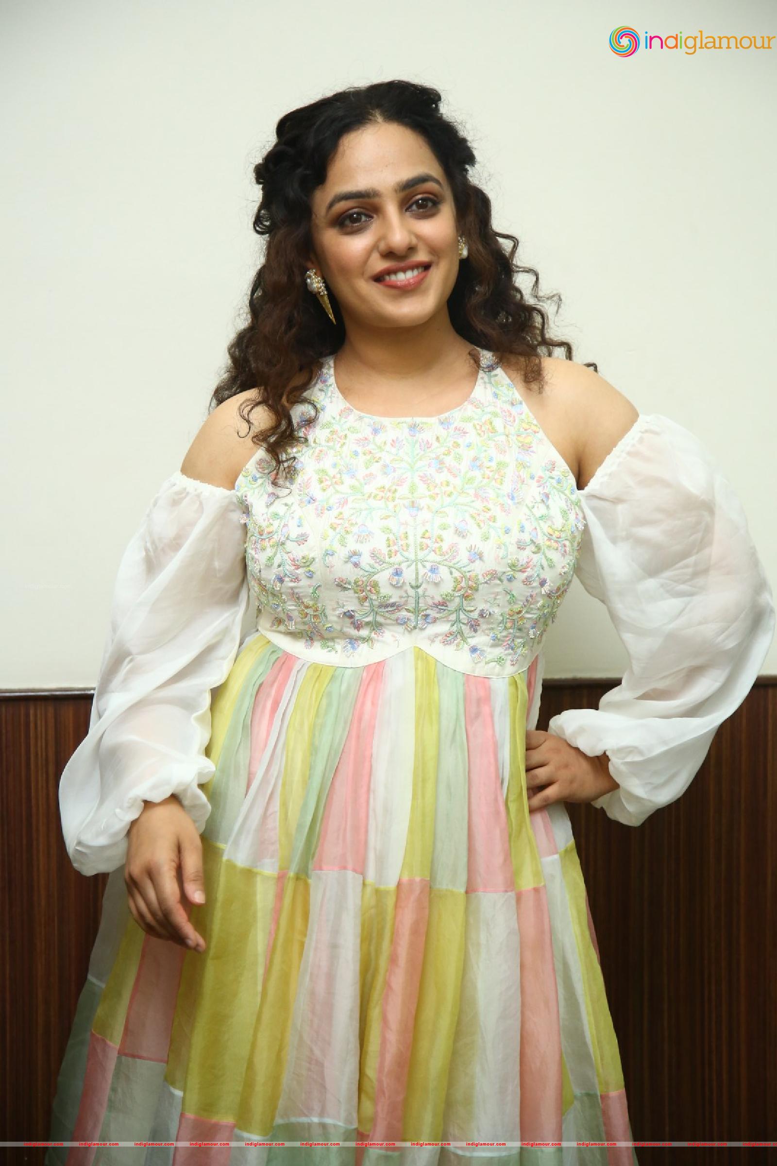 Nithya Menen Actress hd photo