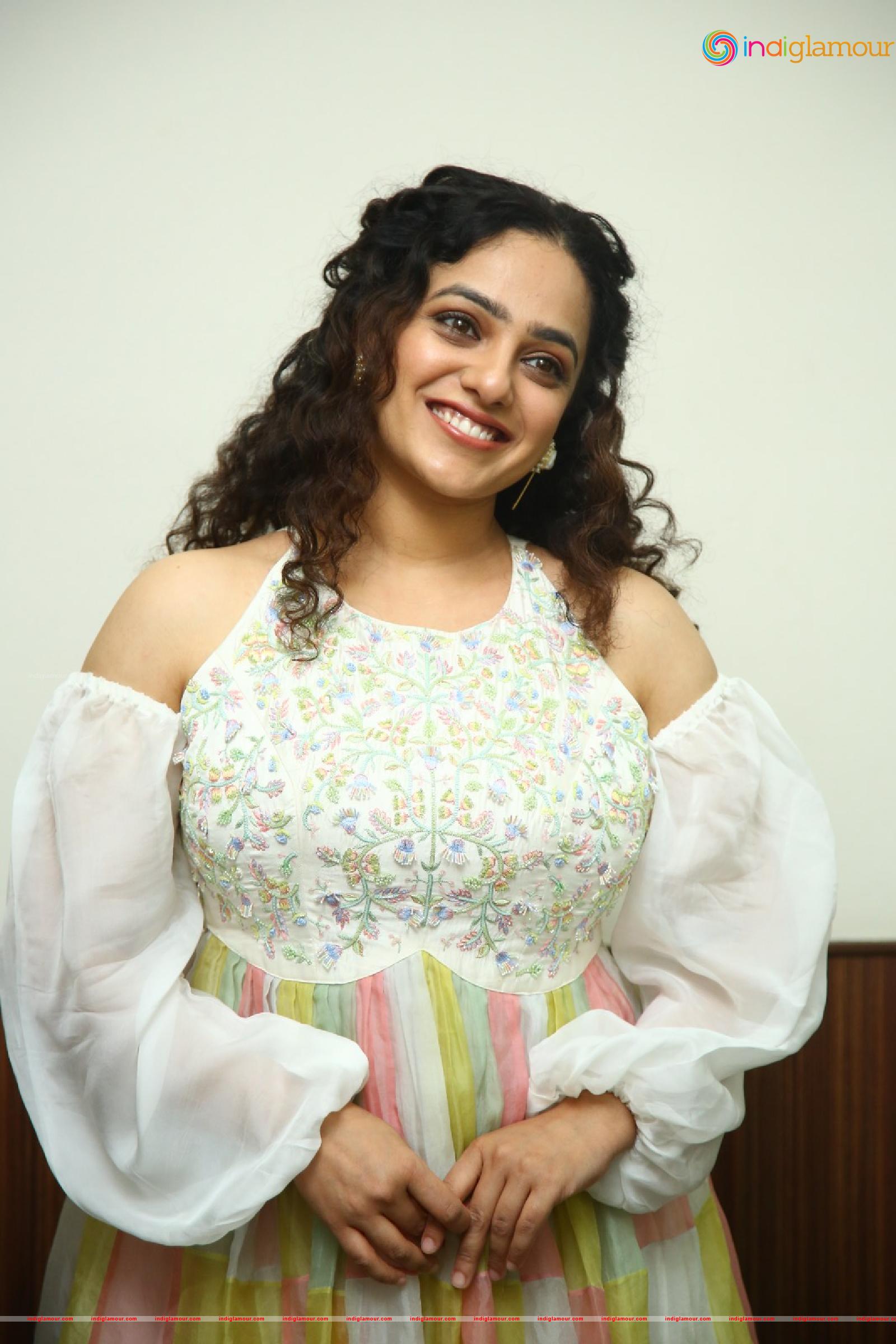Nithya Menen Actress hd photo