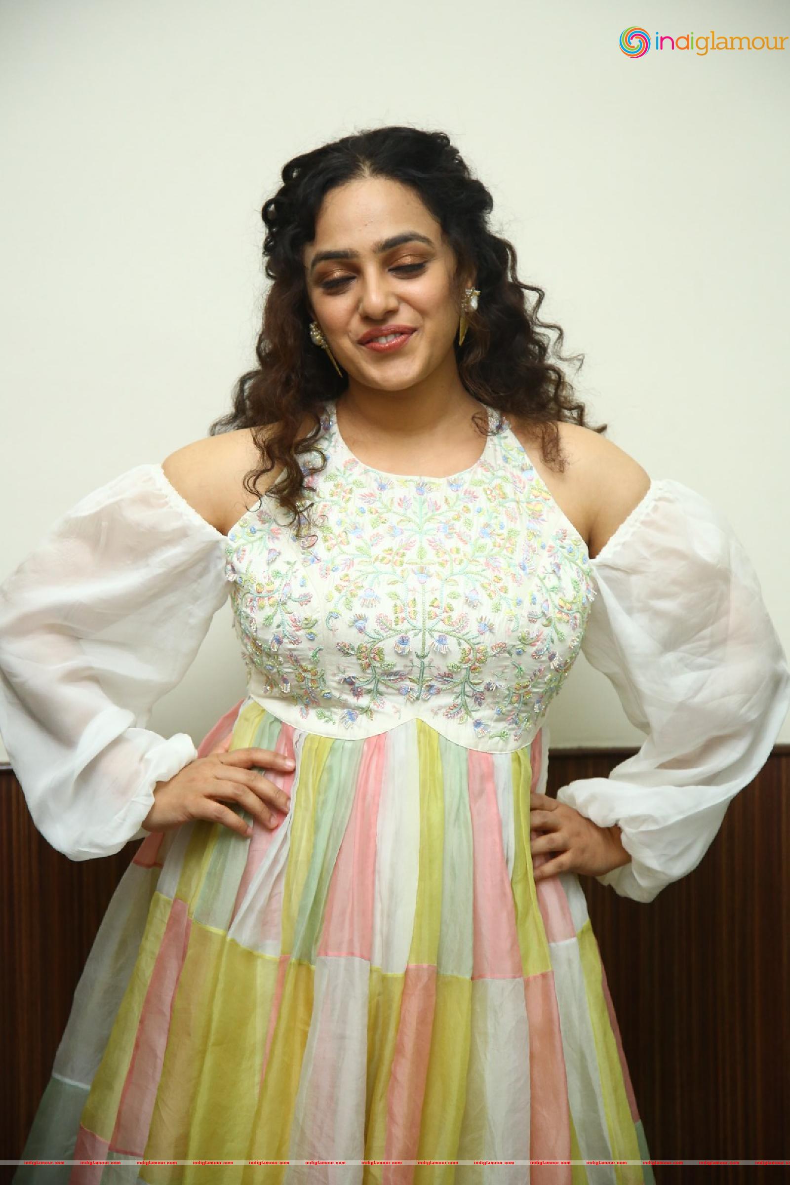 Nithya Menen Actress hd photo