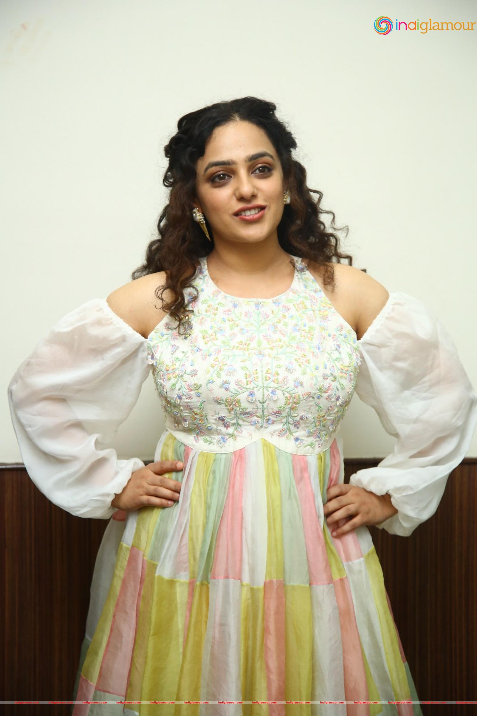 Nithya Menen Actress hd photo