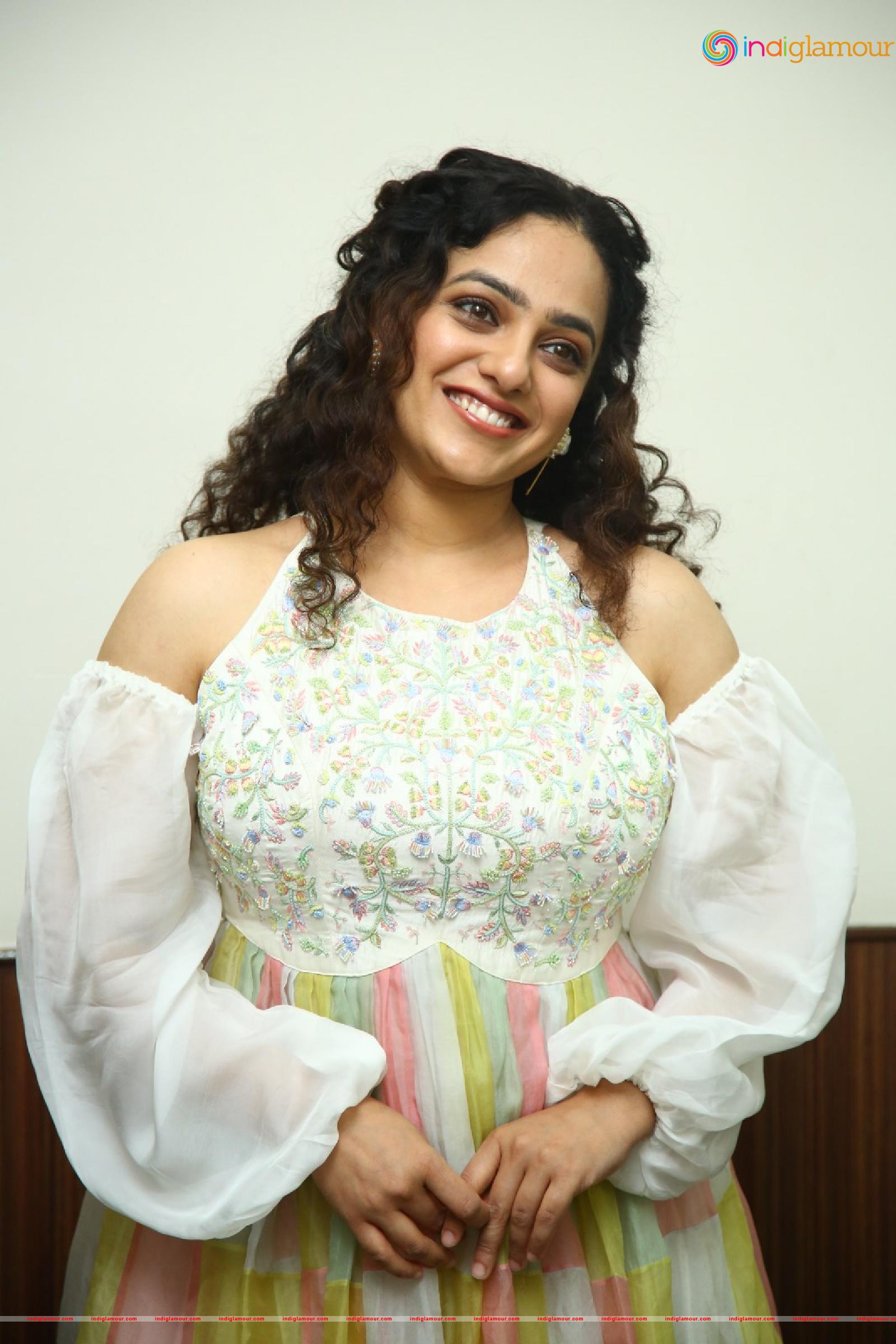 Nithya Menen Actress hd photo