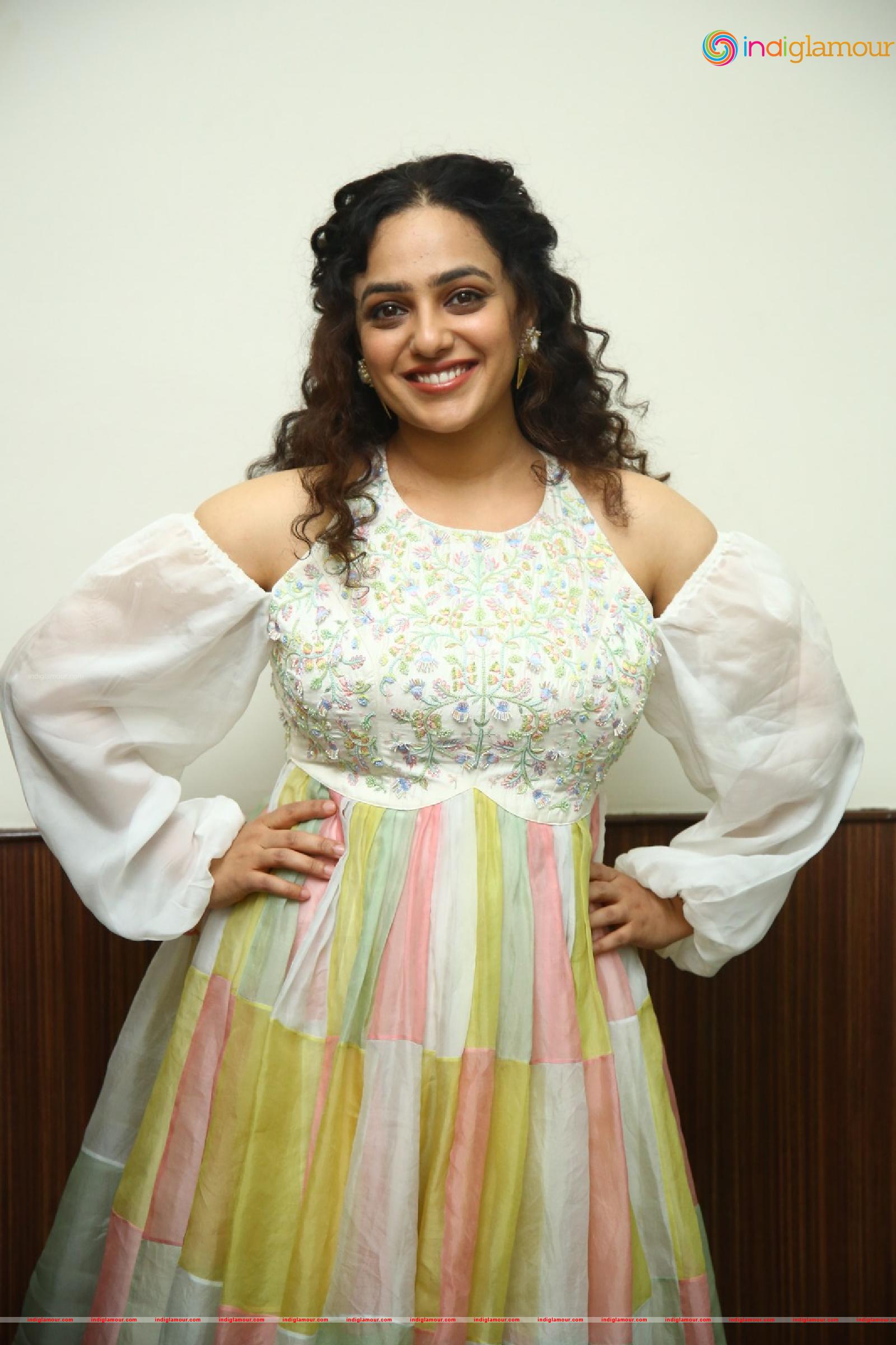 Nithya Menen Actress hd photo