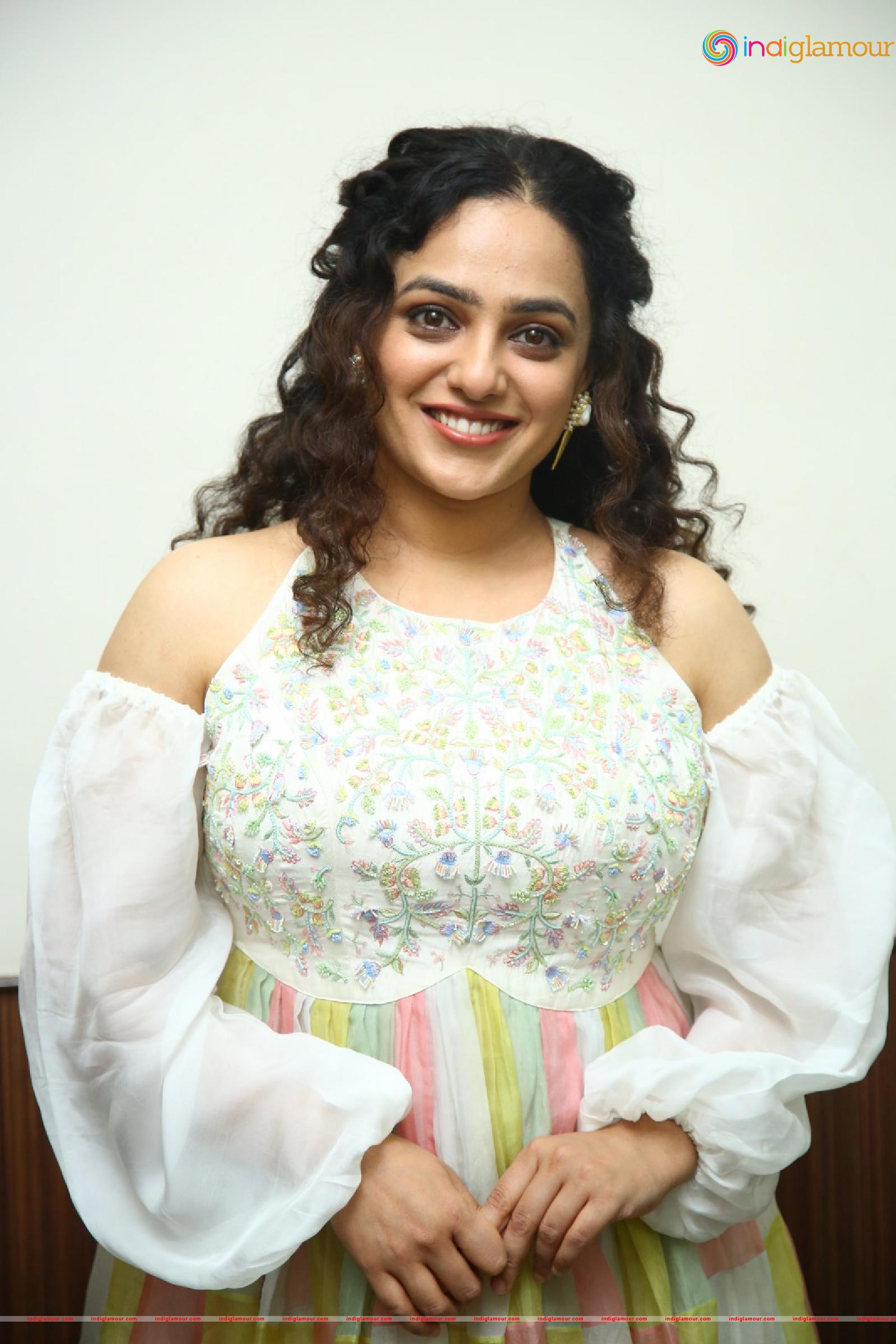 Nithya Menen Actress hd photo
