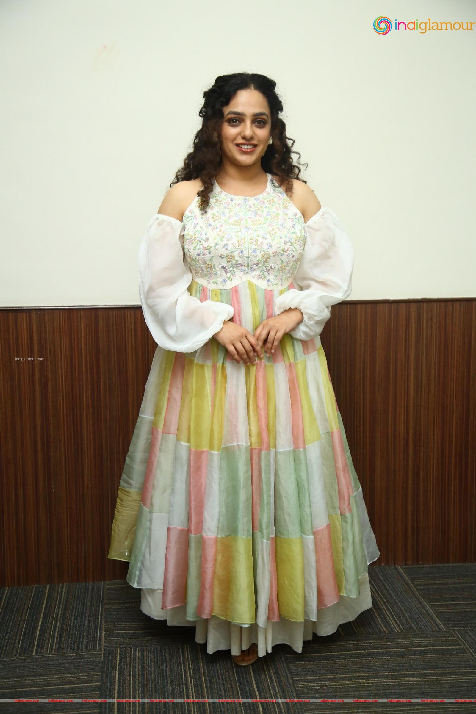Nithya Menen Actress hd photo