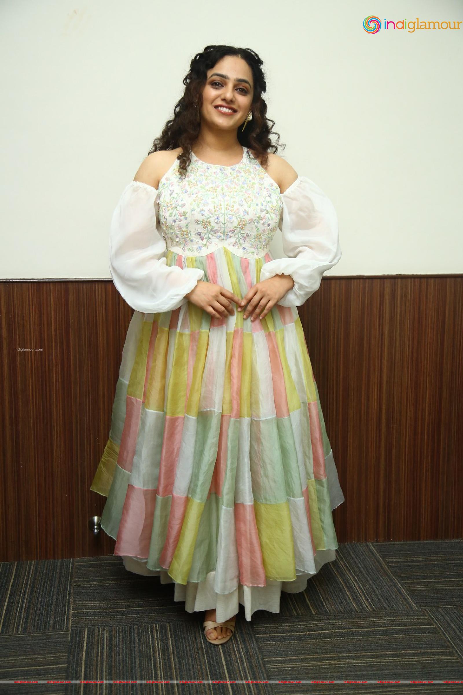 Nithya Menen Actress hd photo