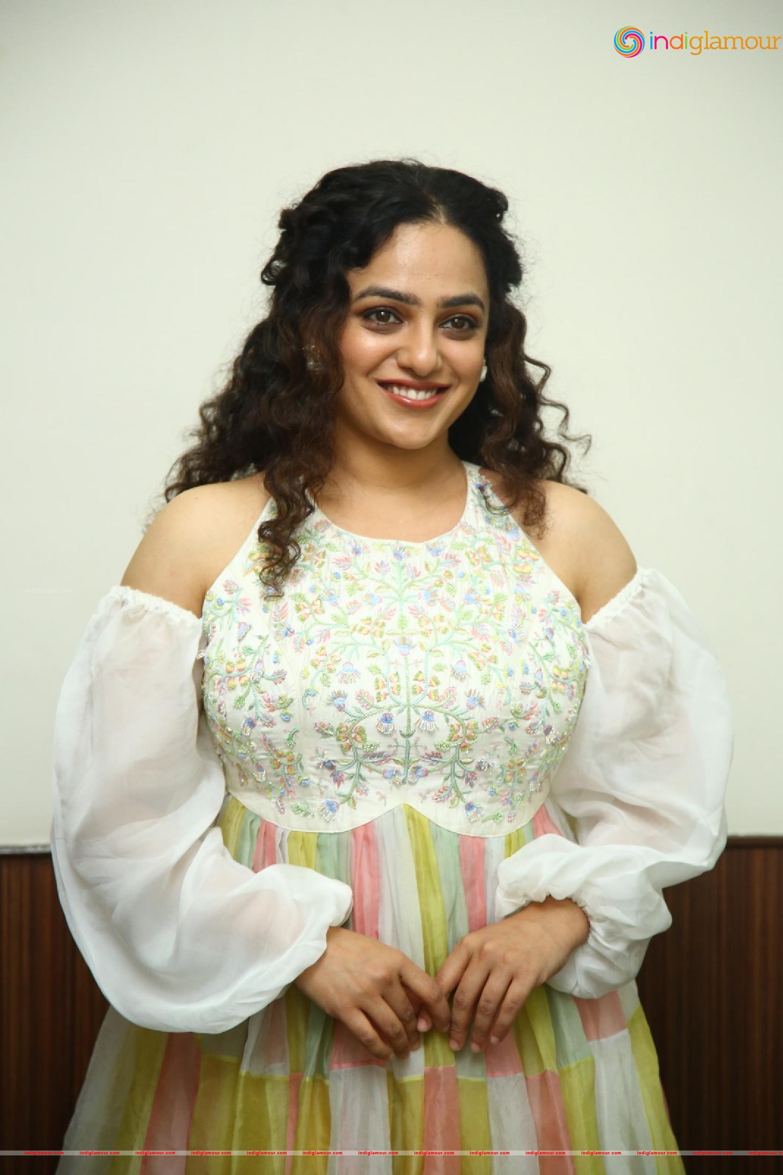 Nithya Menen Actress hd photo