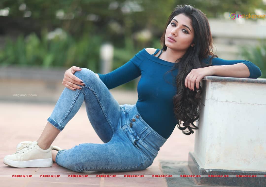 Mirnaa Actress hd photo