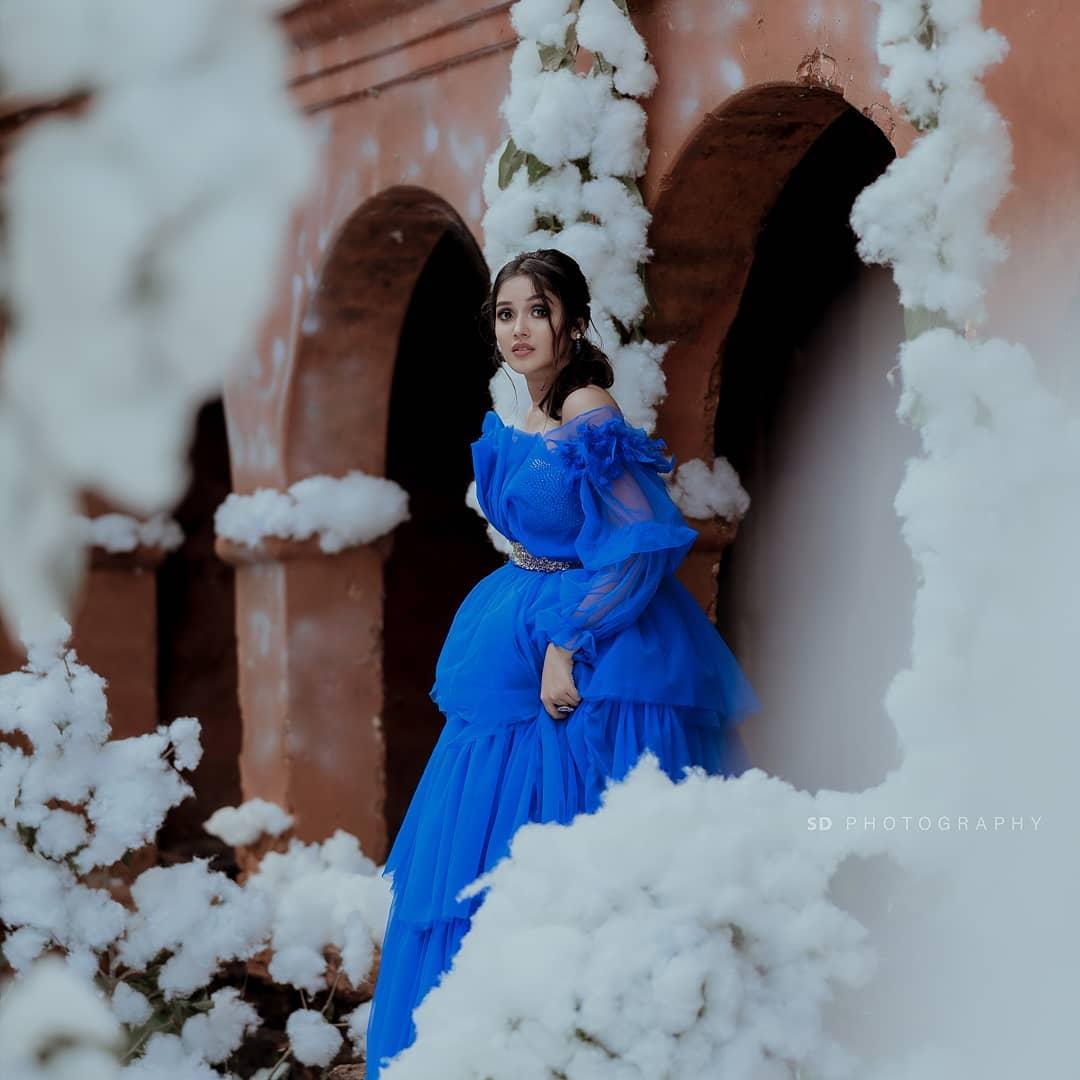 Anikha Surendran Actress hd photo