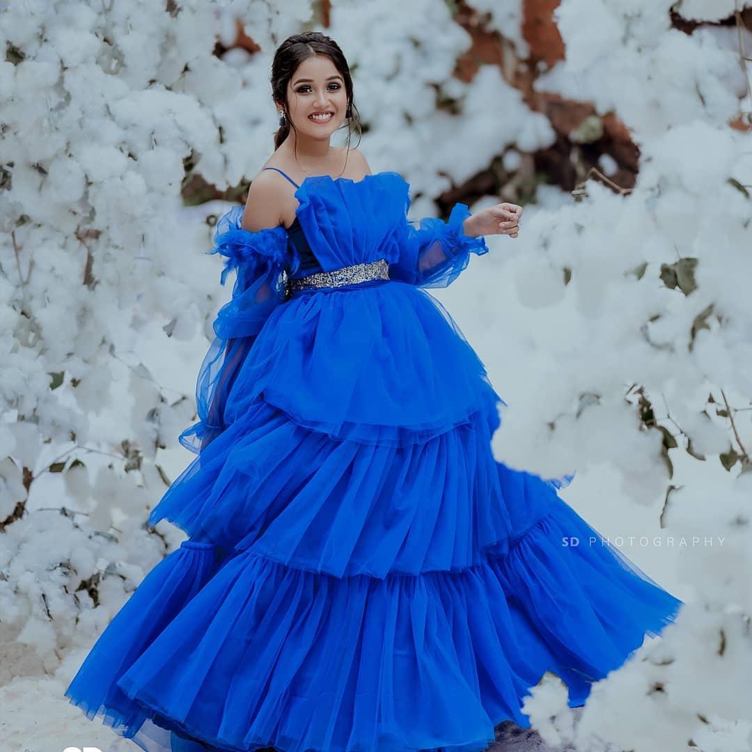 Anikha Surendran Actress hd photo