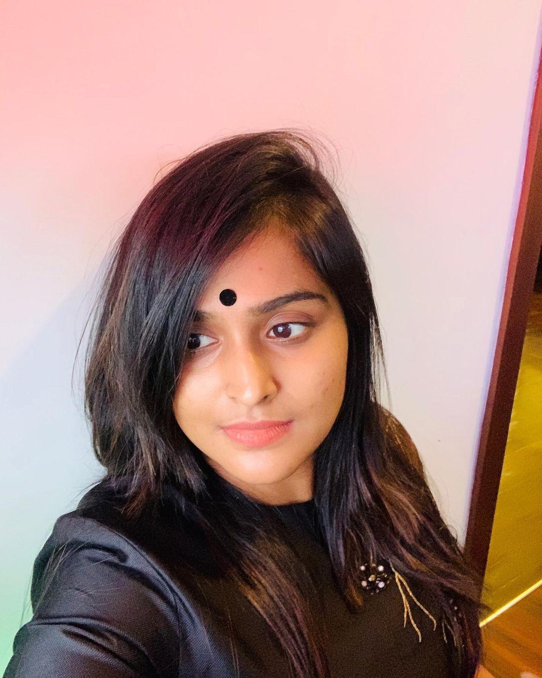 Ramya Nambessan Actress hd photo