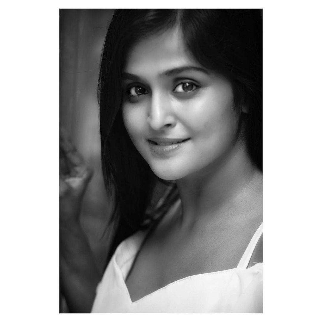 Ramya Nambessan Actress hd photo