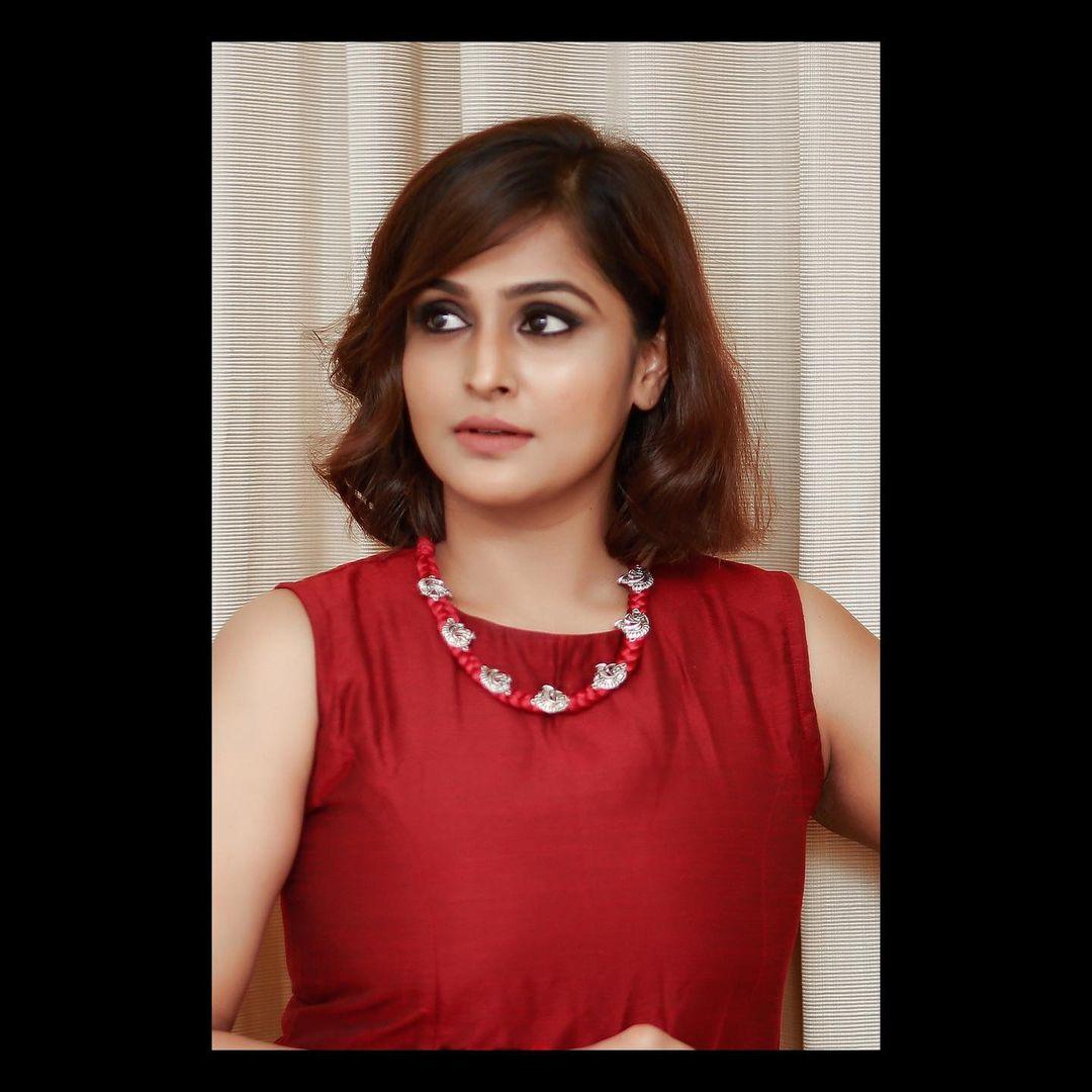 Ramya Nambessan Actress hd photo