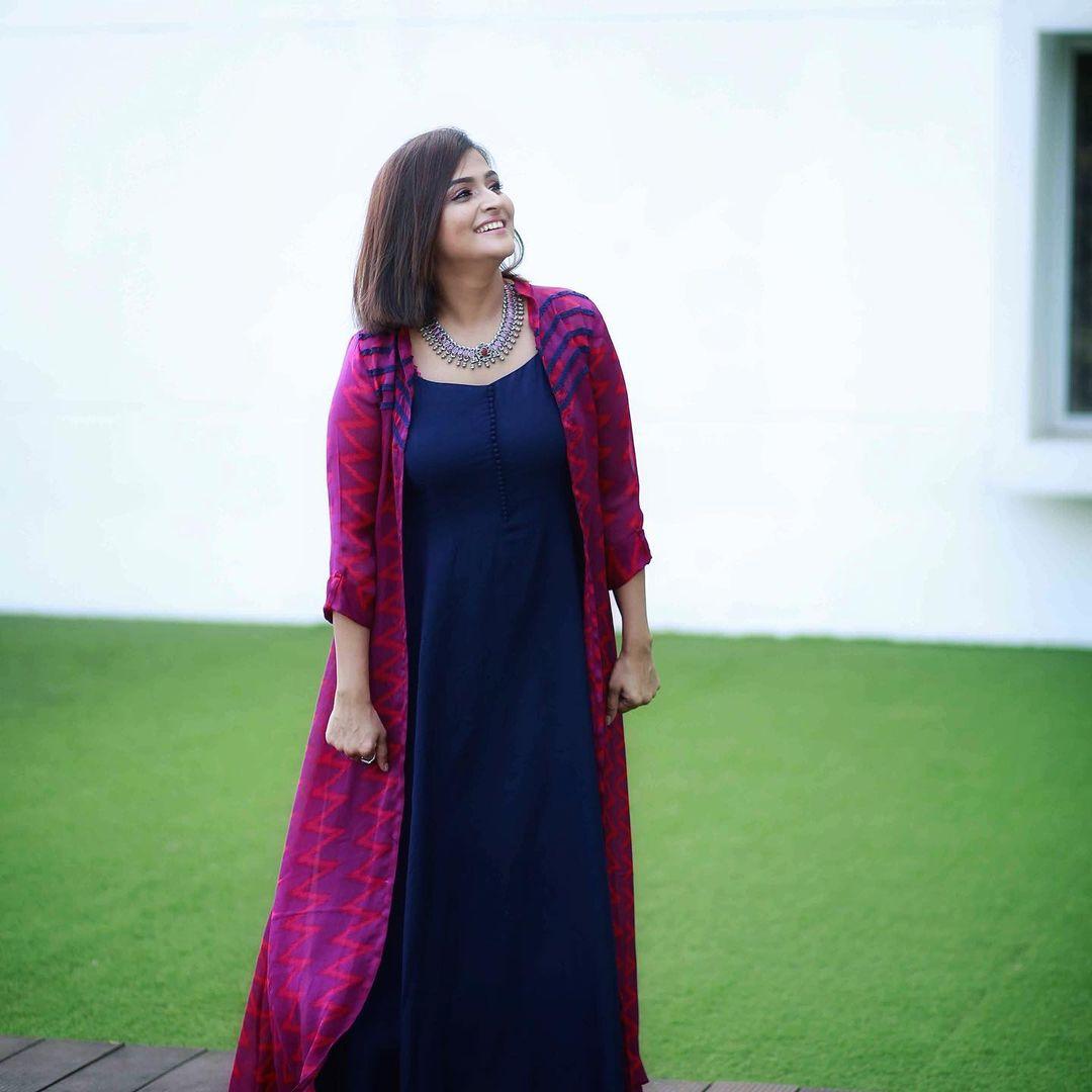 Ramya Nambessan Actress hd photo