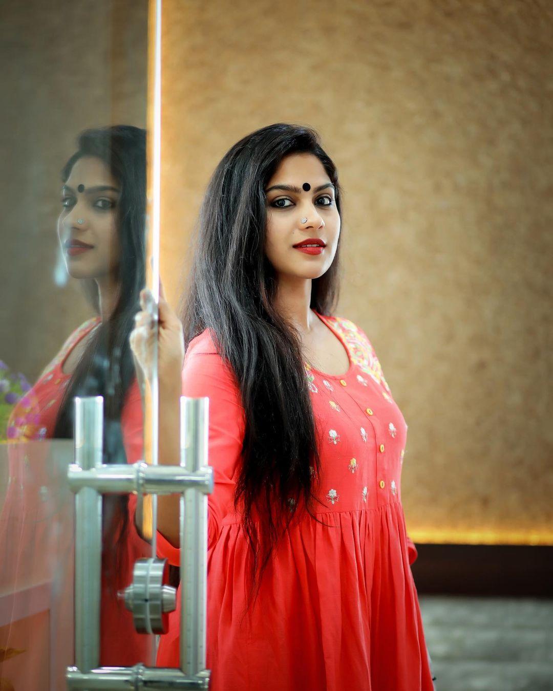 Swasika Actress hd photo