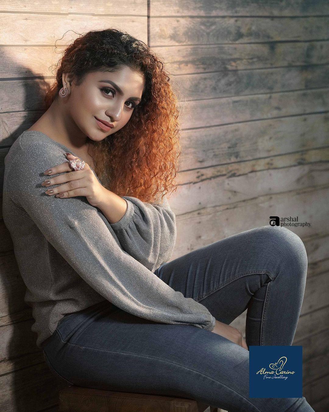 Noorin Shereef Actress hd photo