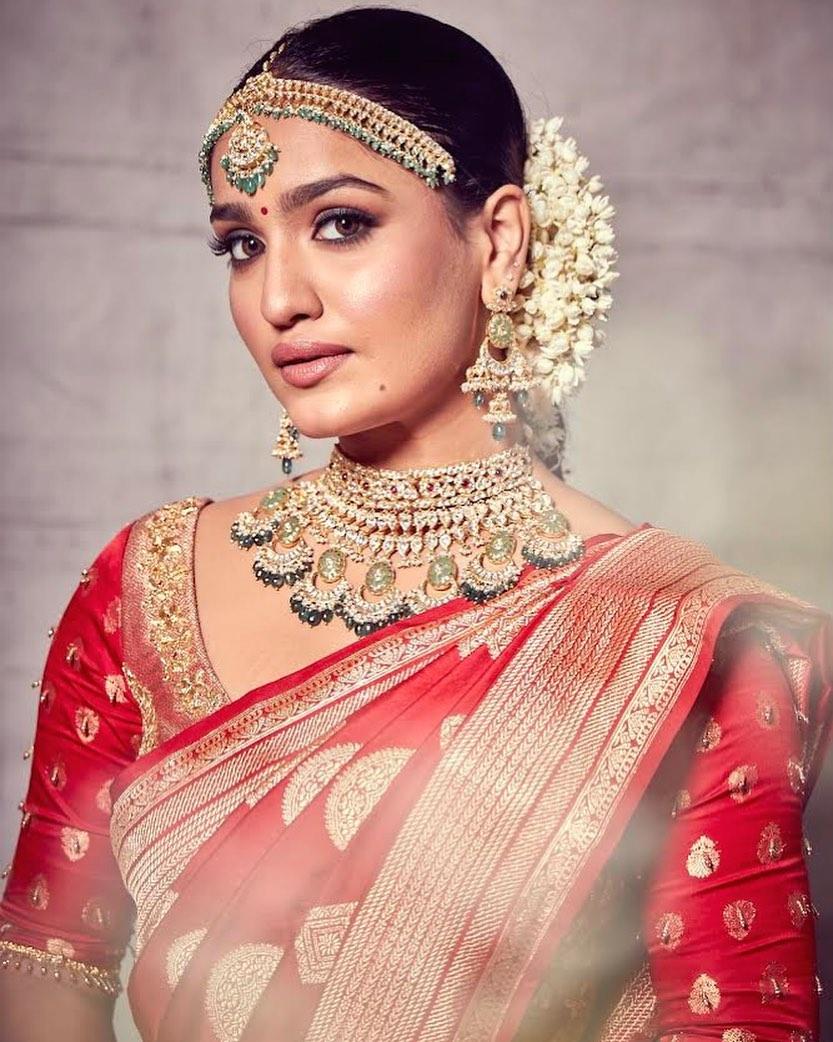 Saniya Iyappan Actress hd photo