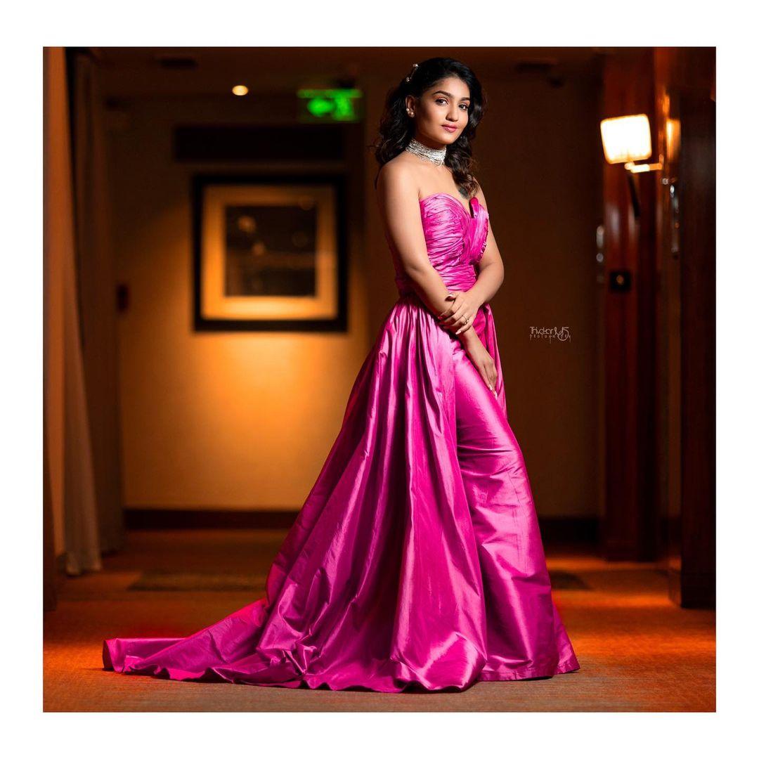 Saniya Iyappan Actress hd photo