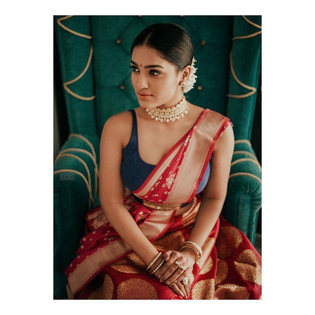 Saniya Iyappan Actress hd photo