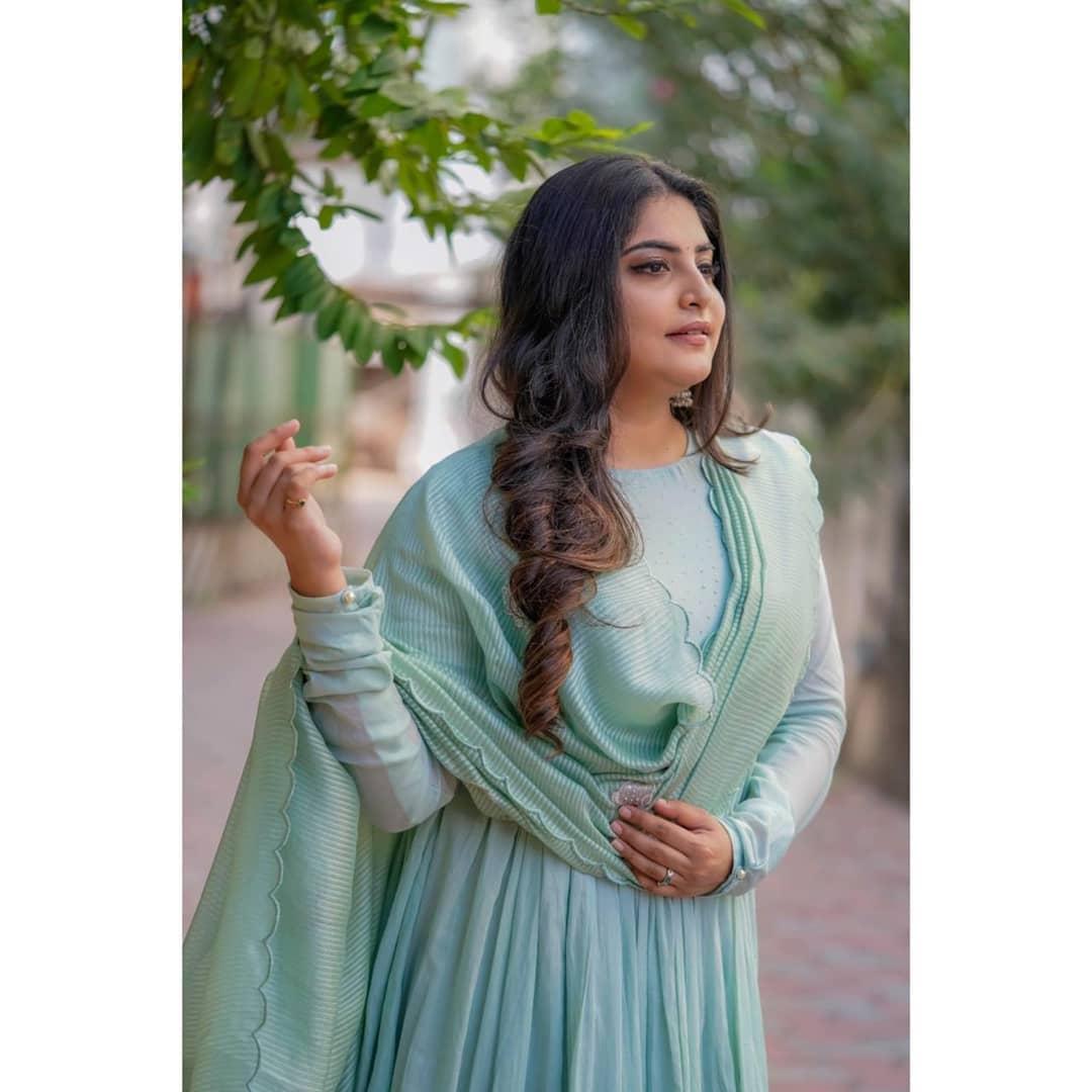 Manjima Mohan Actress hd photo
